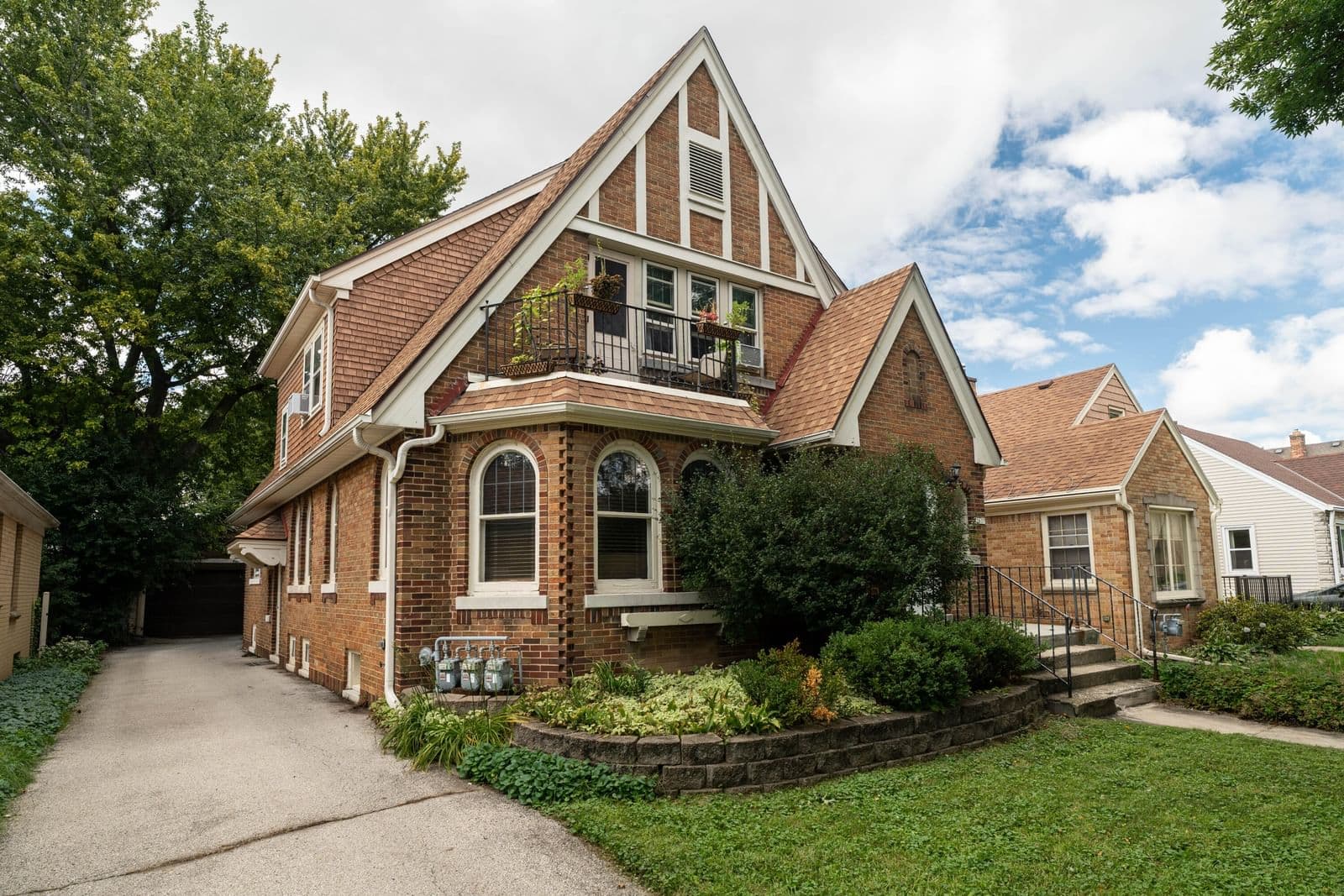 2635 68th St, Wauwatosa, WI 53213