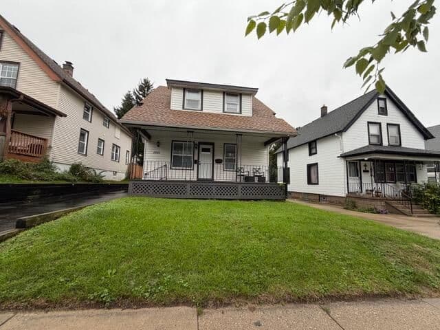 1055 68th St, Wauwatosa, WI 53213