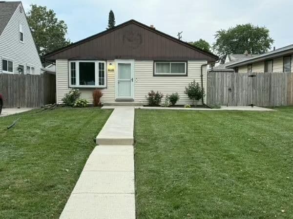 4666 50th St, Greenfield, WI 53220 2