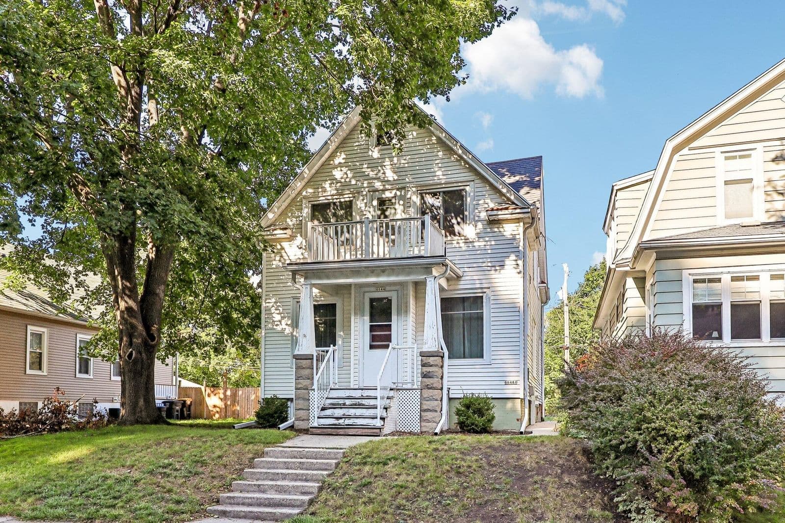 6644 Hillside Ln, Wauwatosa, WI 53213 2