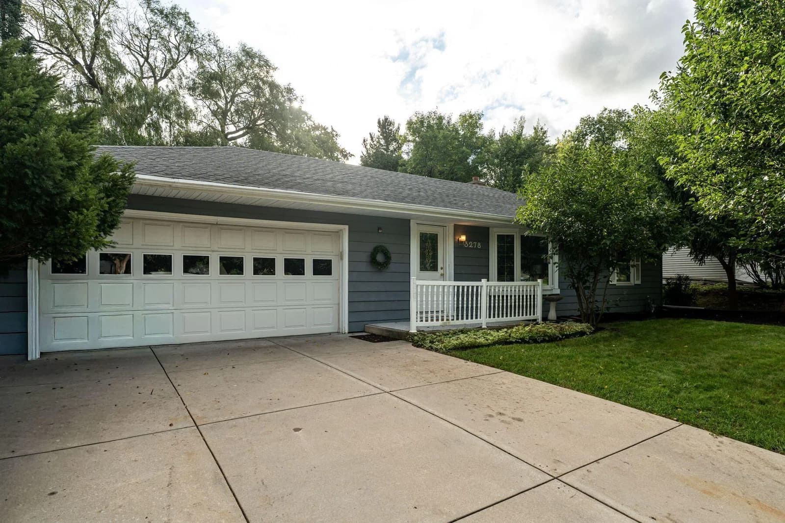 3278 106th St, Wauwatosa, WI 53222