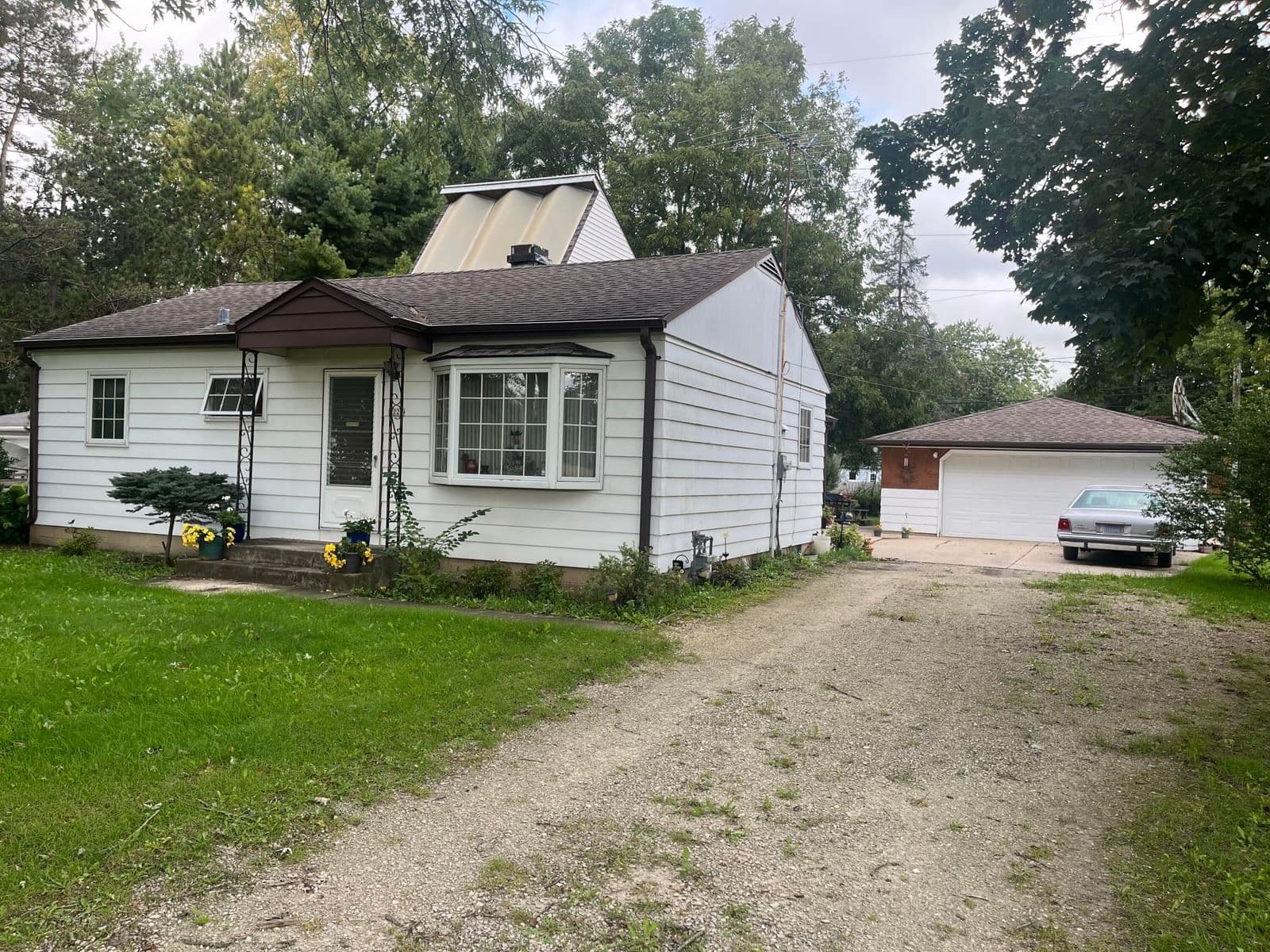 1224 Alan Rd, Oak Creek, WI 53154