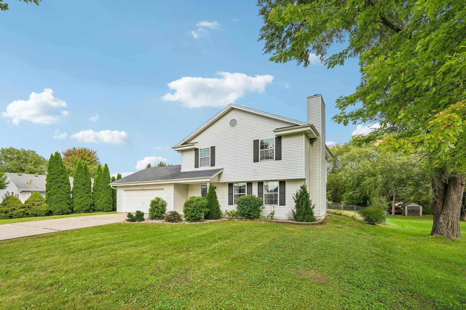 970 Mackinac Ave, Oak Creek, WI 53154