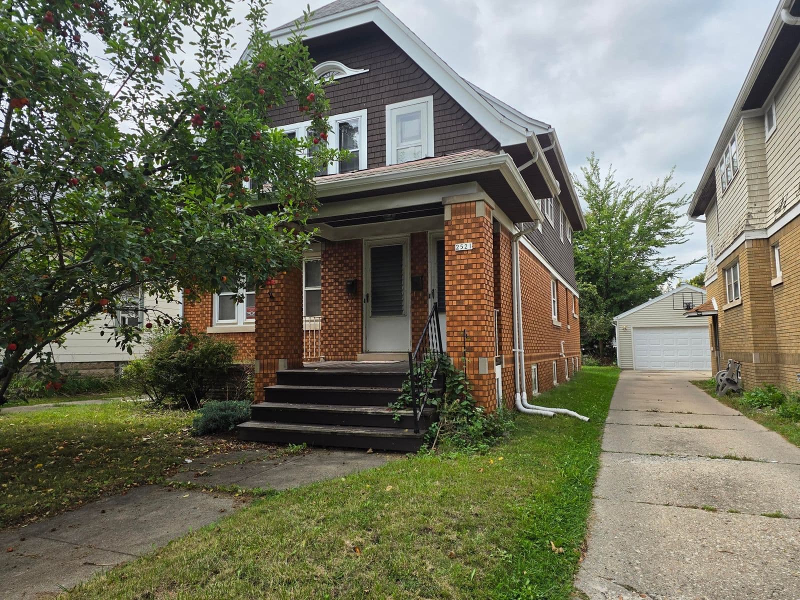 2519 62nd St, Wauwatosa, WI 53213 2