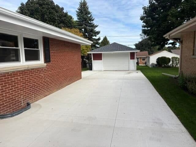 4428 63rd St, Greenfield, WI 53220 2