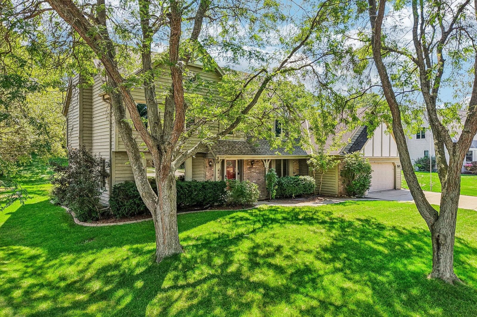 7586 E Francis Ct, Franklin, WI 53132 2