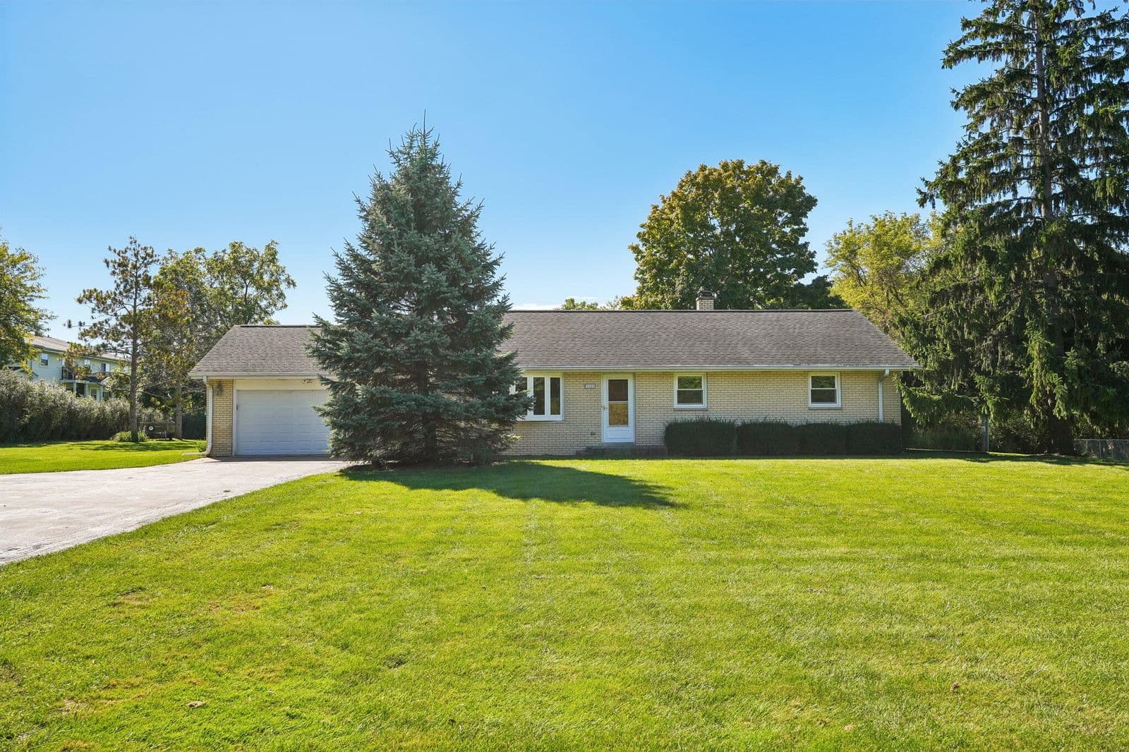 10321 Church St, Franklin, WI 53132
