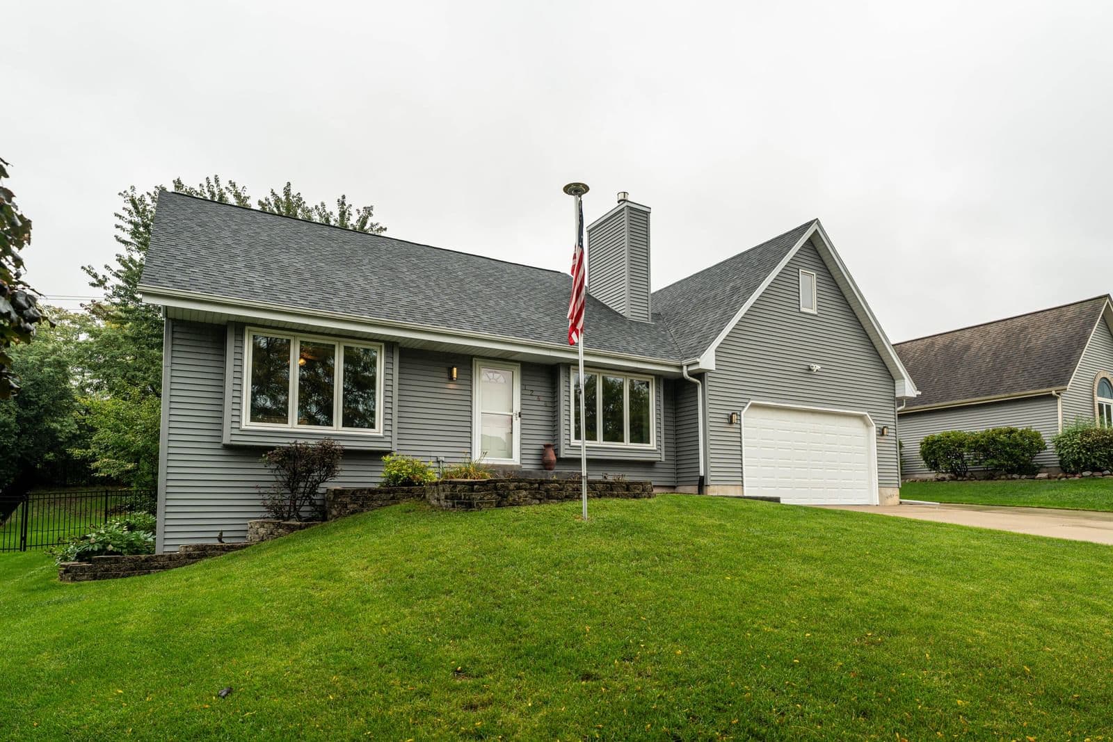 7244 Dover Hill Ct, Franklin, WI 53132