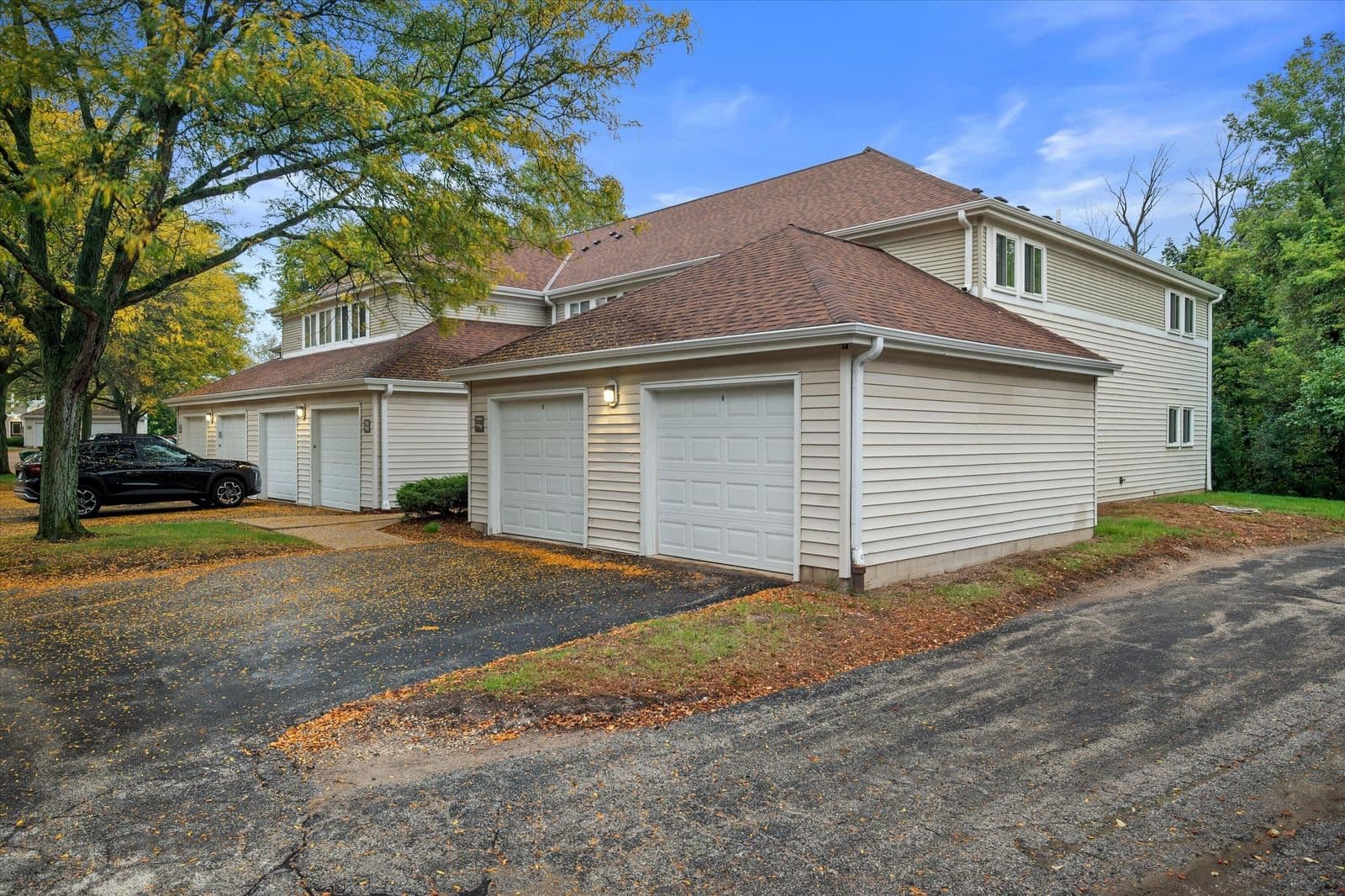 779 Puetz Rd 4