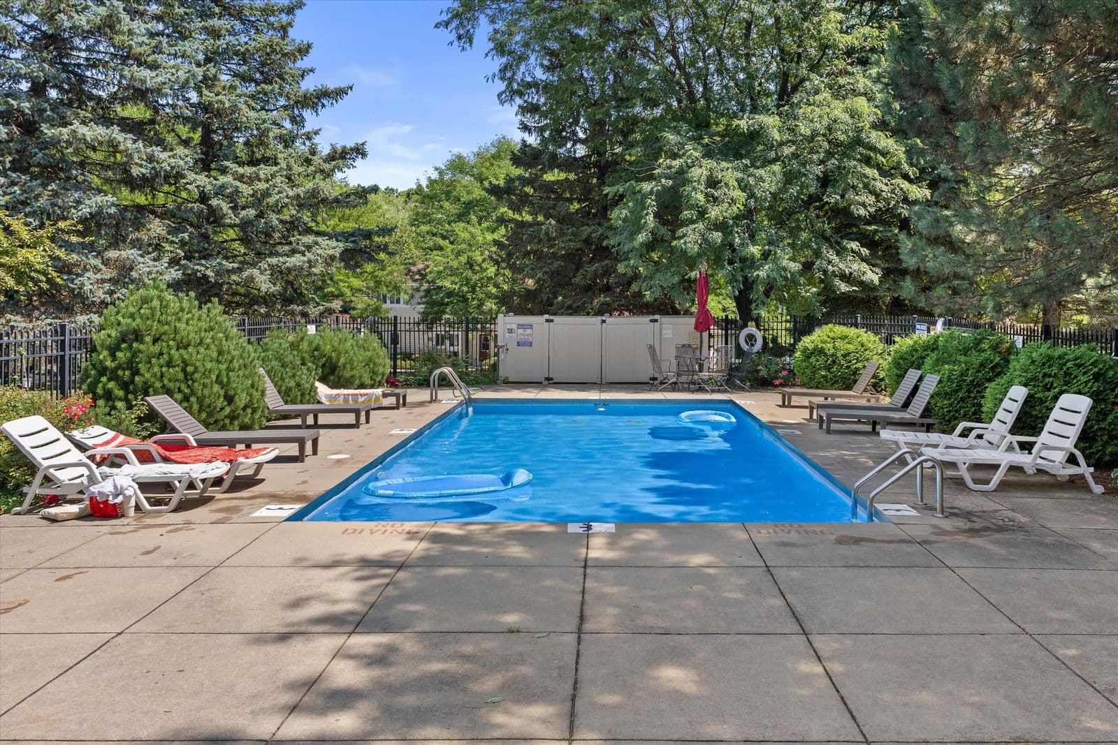 779 Puetz Rd, Oak Creek, WI 53154 2