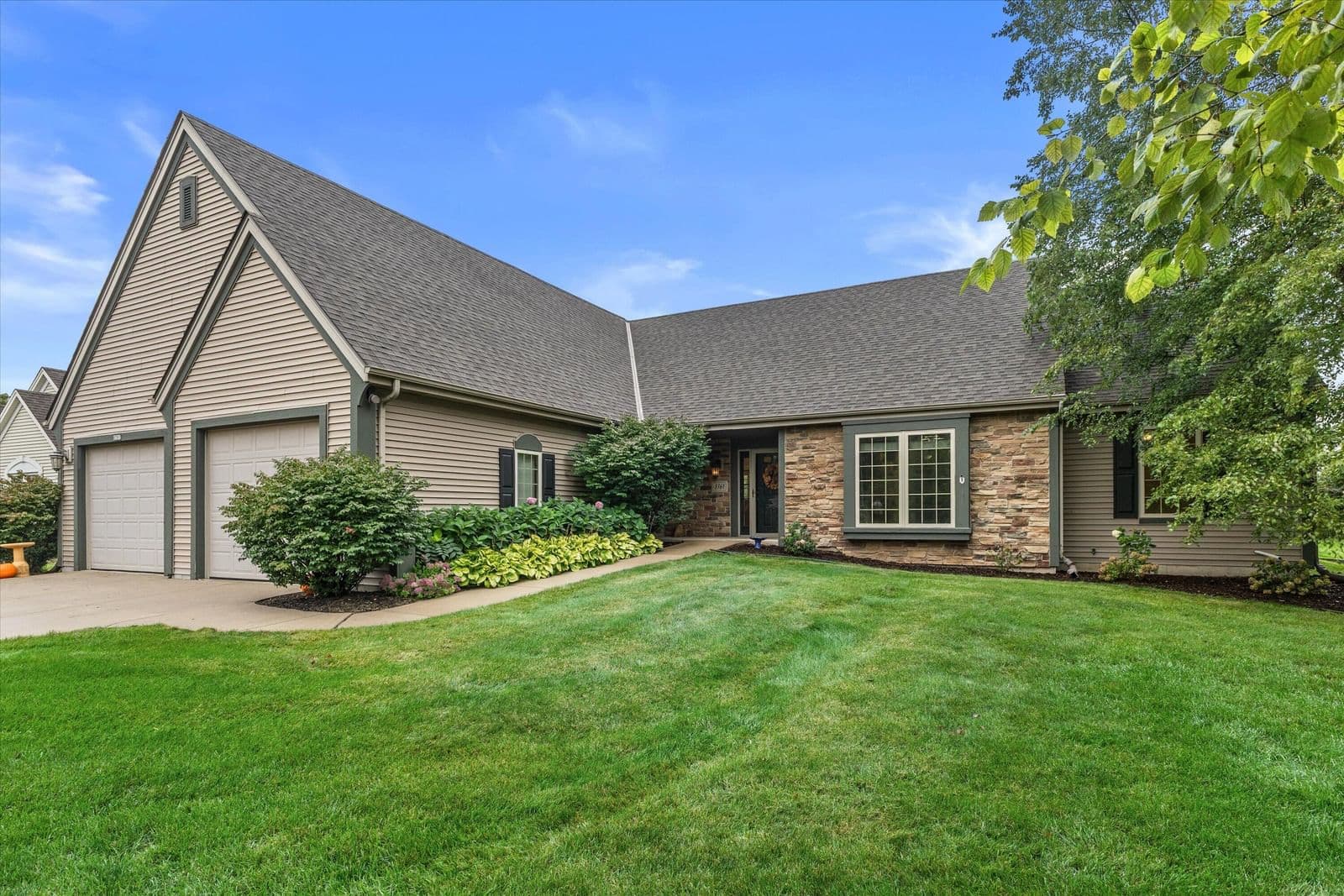 8361 44th St, Franklin, WI 53132