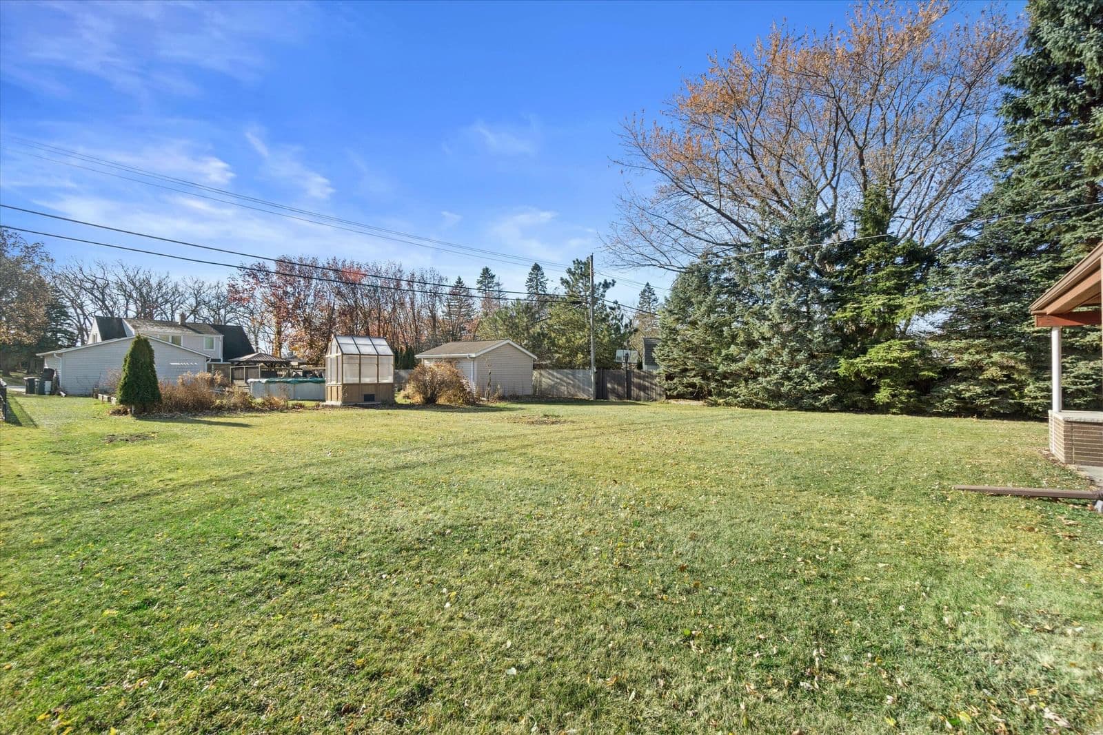 7921 Whitaker Ave, Greenfield, WI 53220 3
