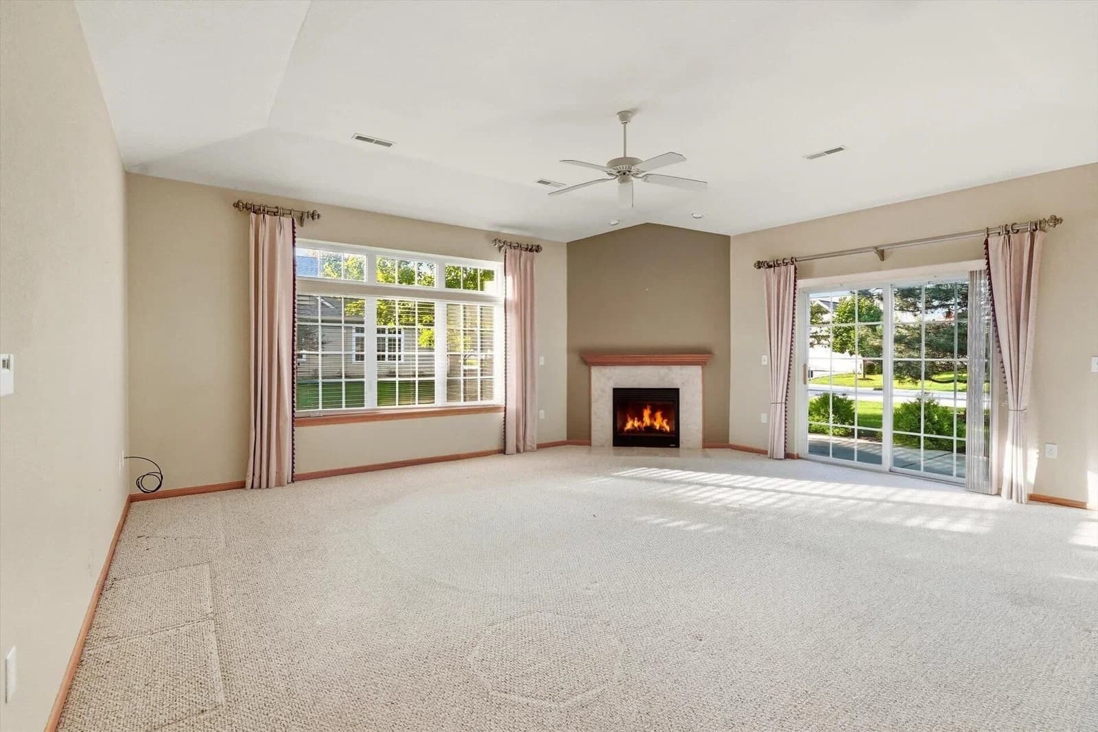 5364 Butterfield Way, Greenfield, WI 53221 2