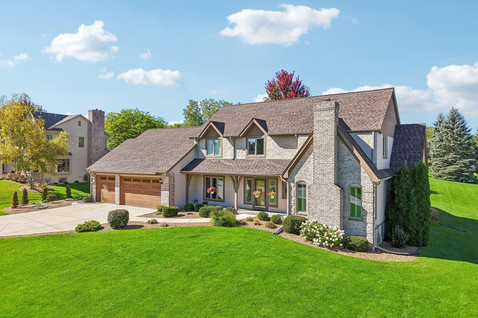 8349 River Terrace Dr, Franklin, WI 53132