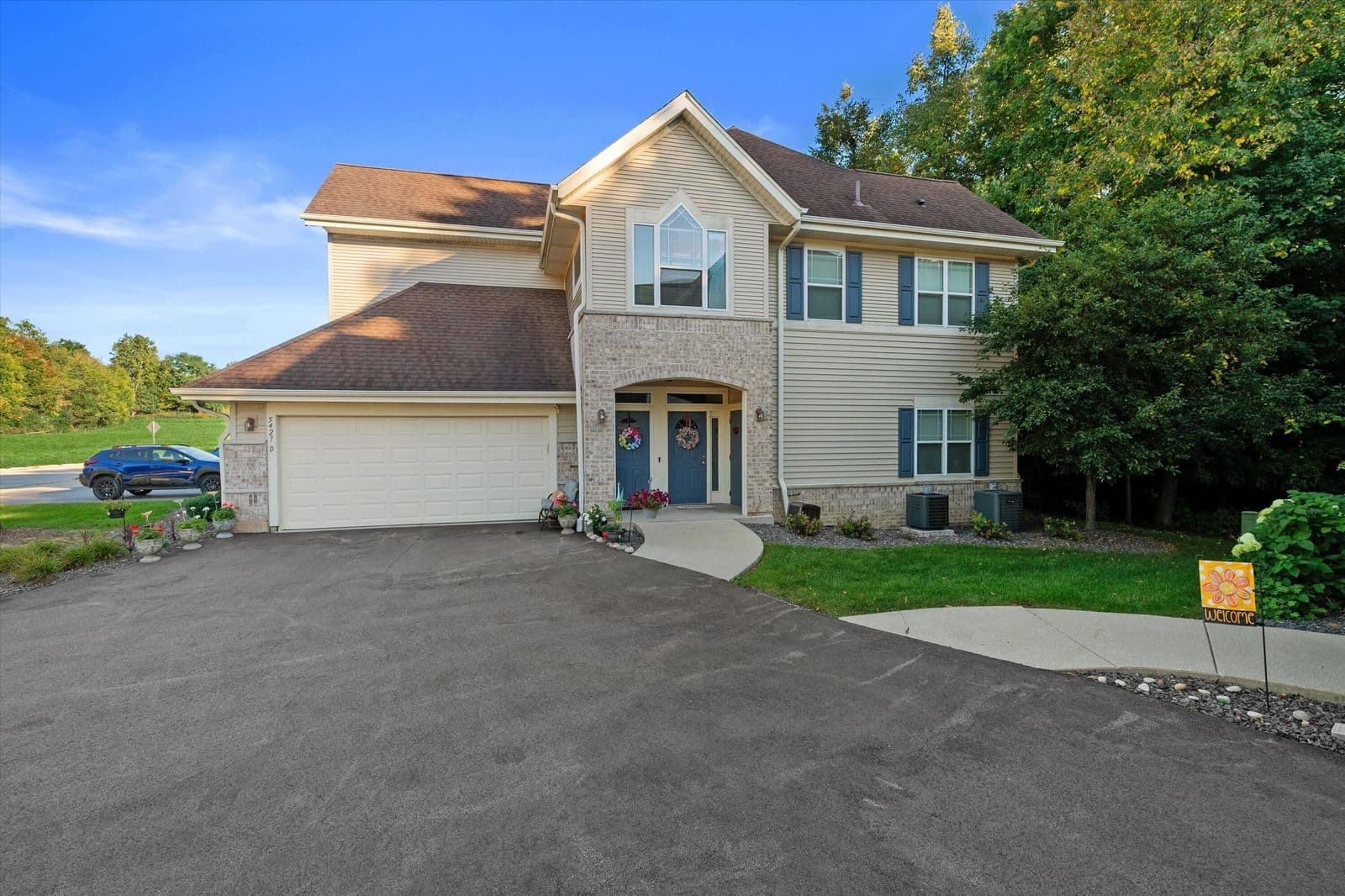 5427 Cobblestone Way, Franklin, WI 53132 2