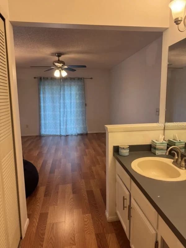 5523 WESTVIEW 5