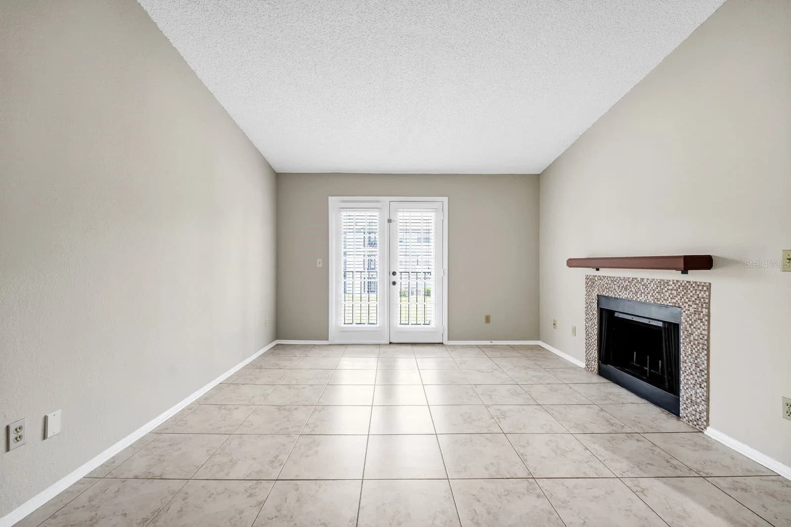 2550 ALAFAYA 4