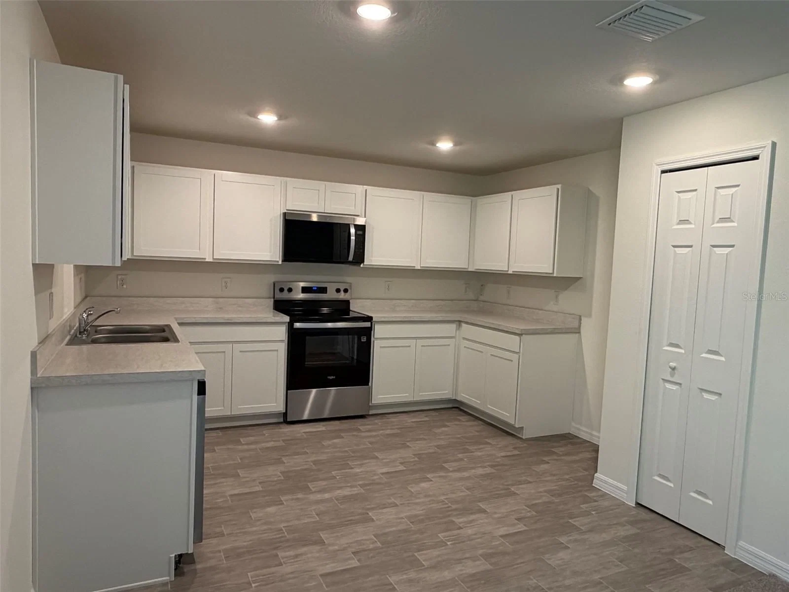 880 HUDSON VALLEY 3