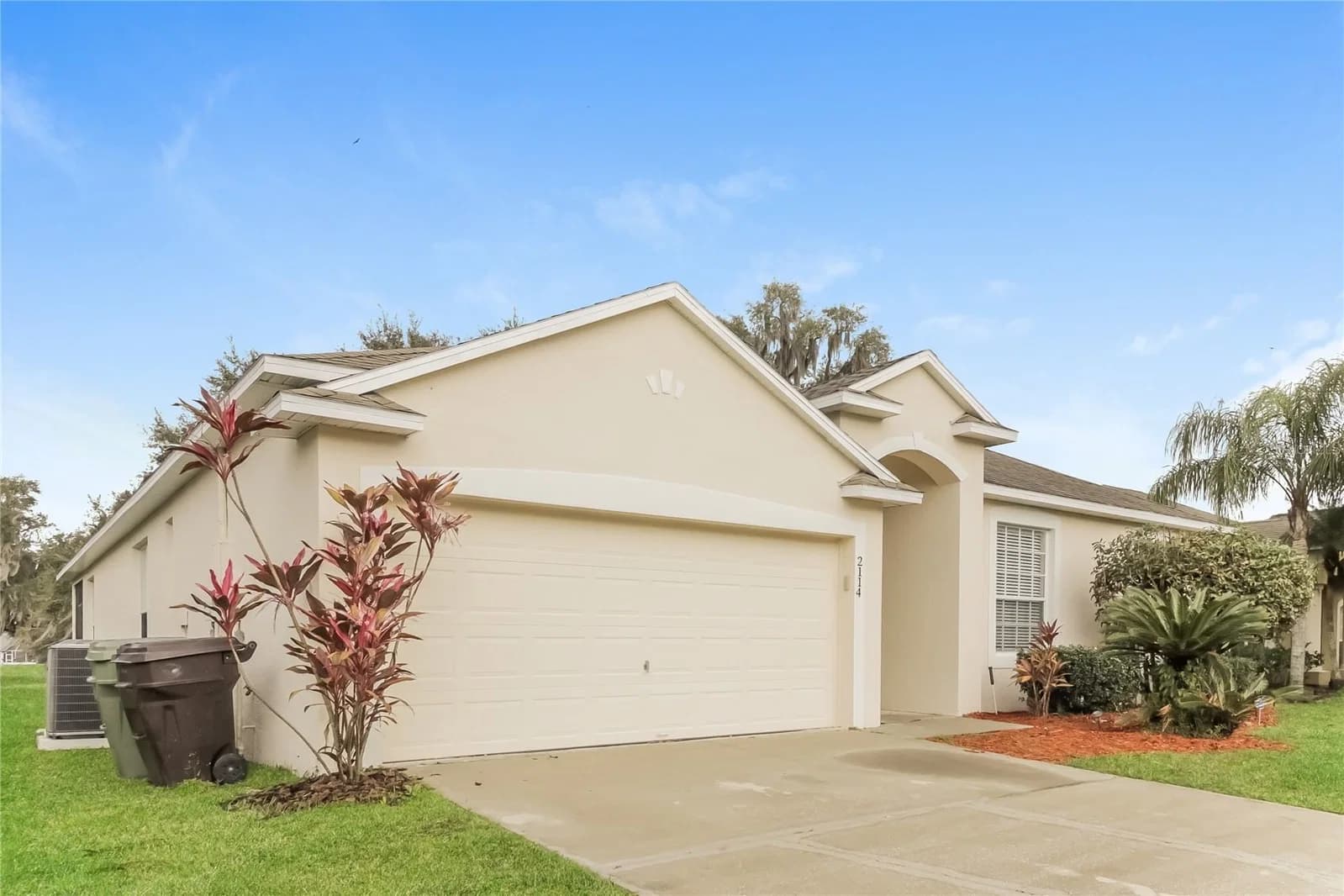 2114 THE OAKS, Kissimmee, FL 34746 2