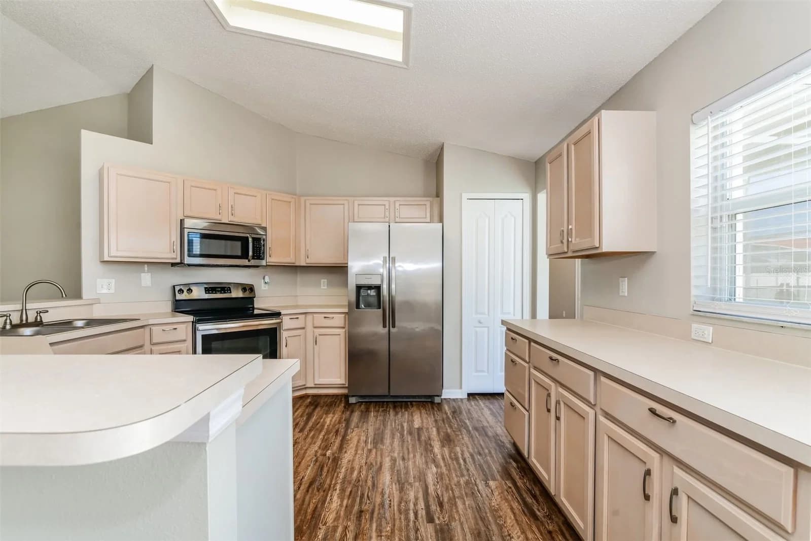 8615 CAVENDISH 4