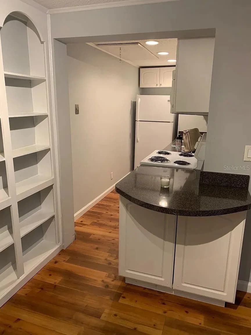 4301 MICHIGAN 5