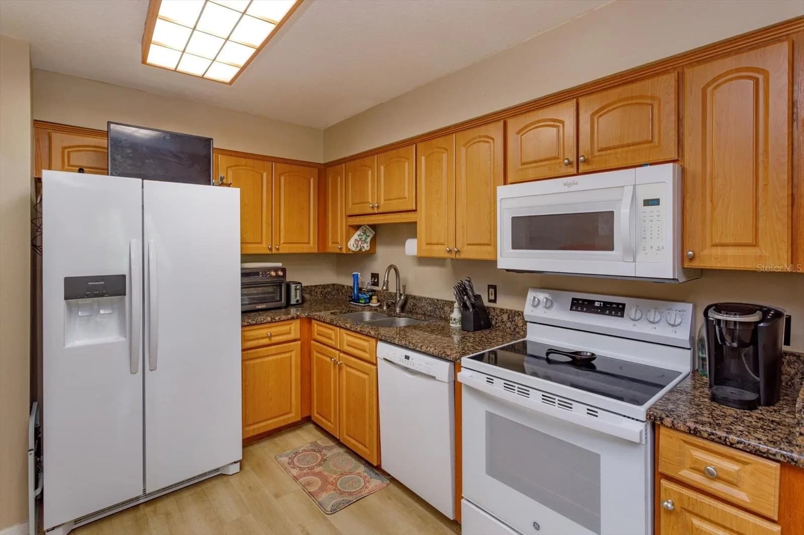 5301 WHITE CLIFF 4
