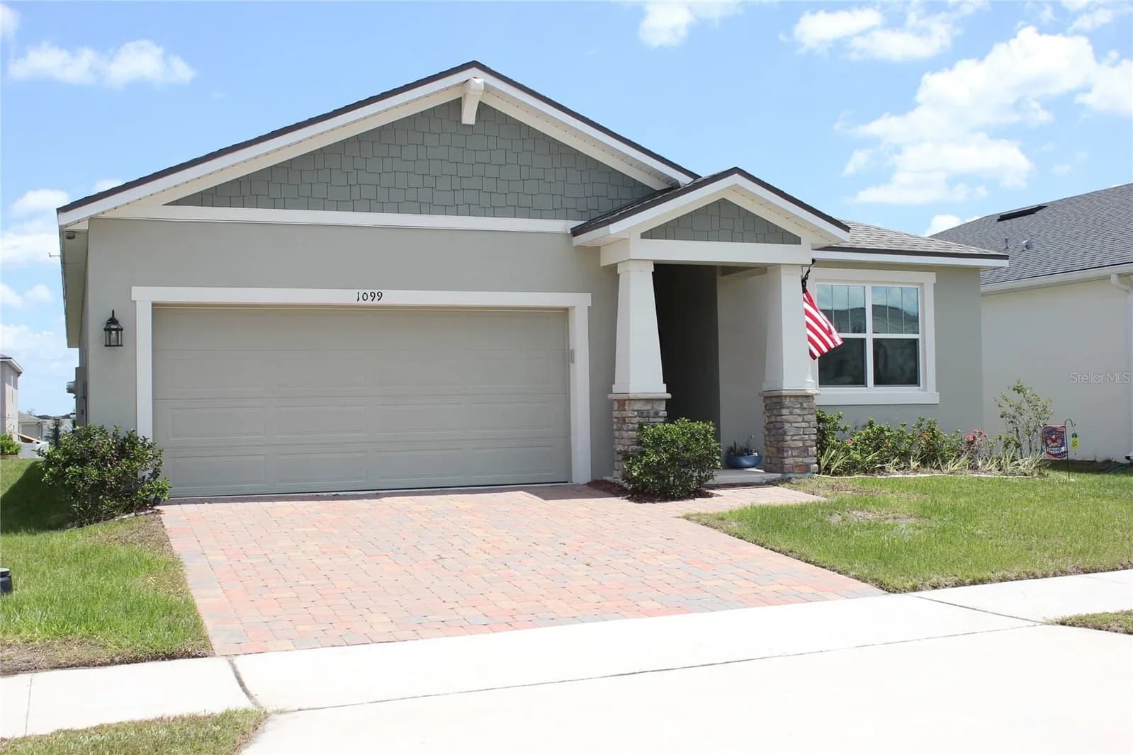 1099 LAKESHORE BREEZE PL 2