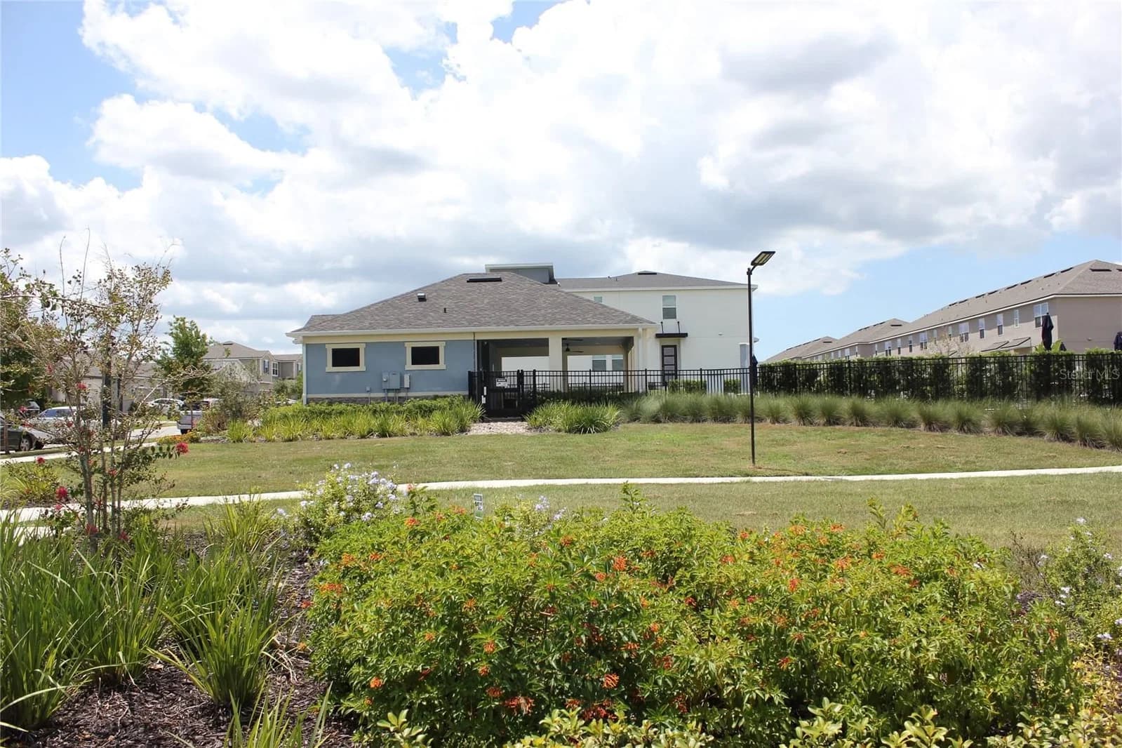1099 LAKESHORE BREEZE PL 3