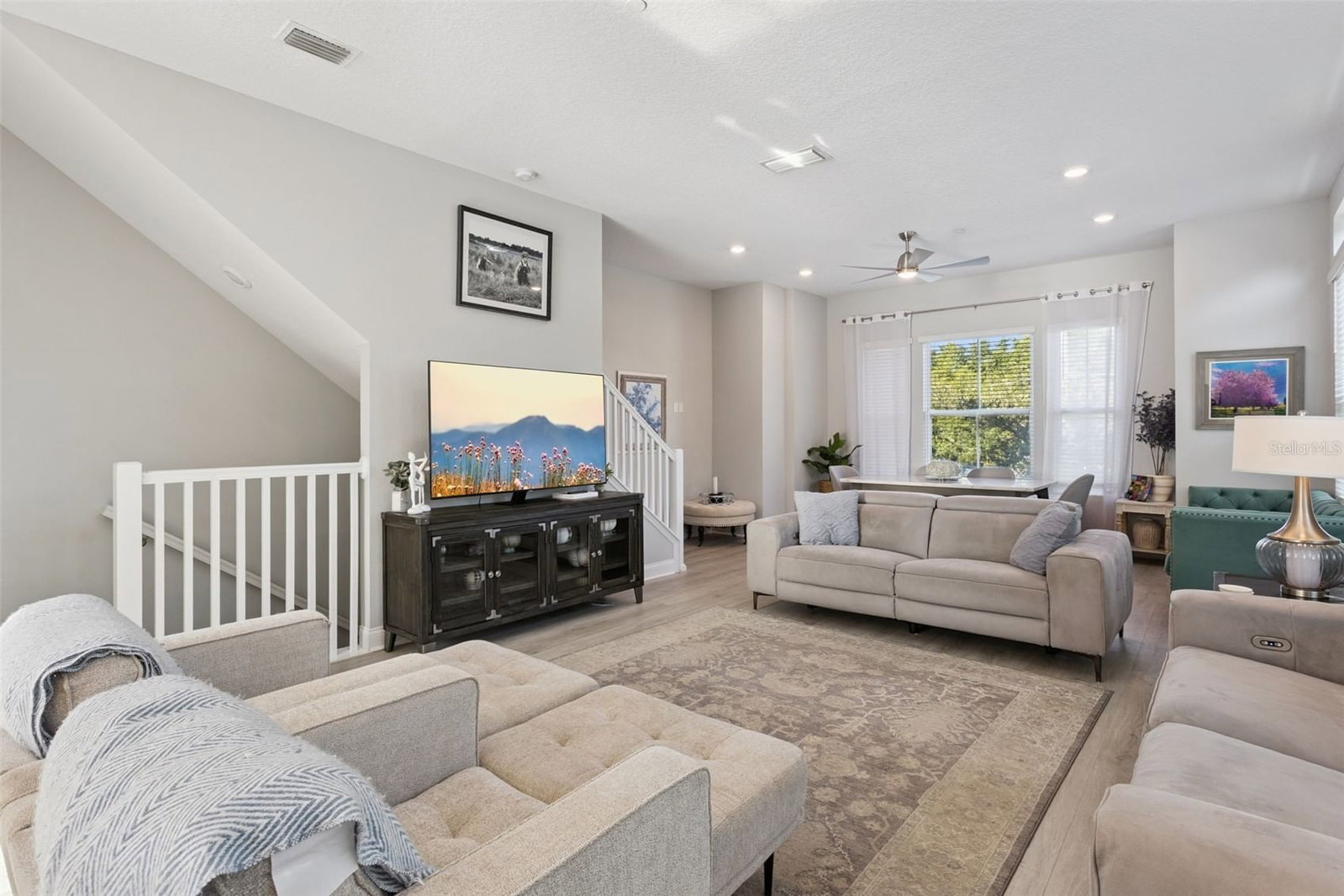 555 FERN CREEK Avenue #1 5