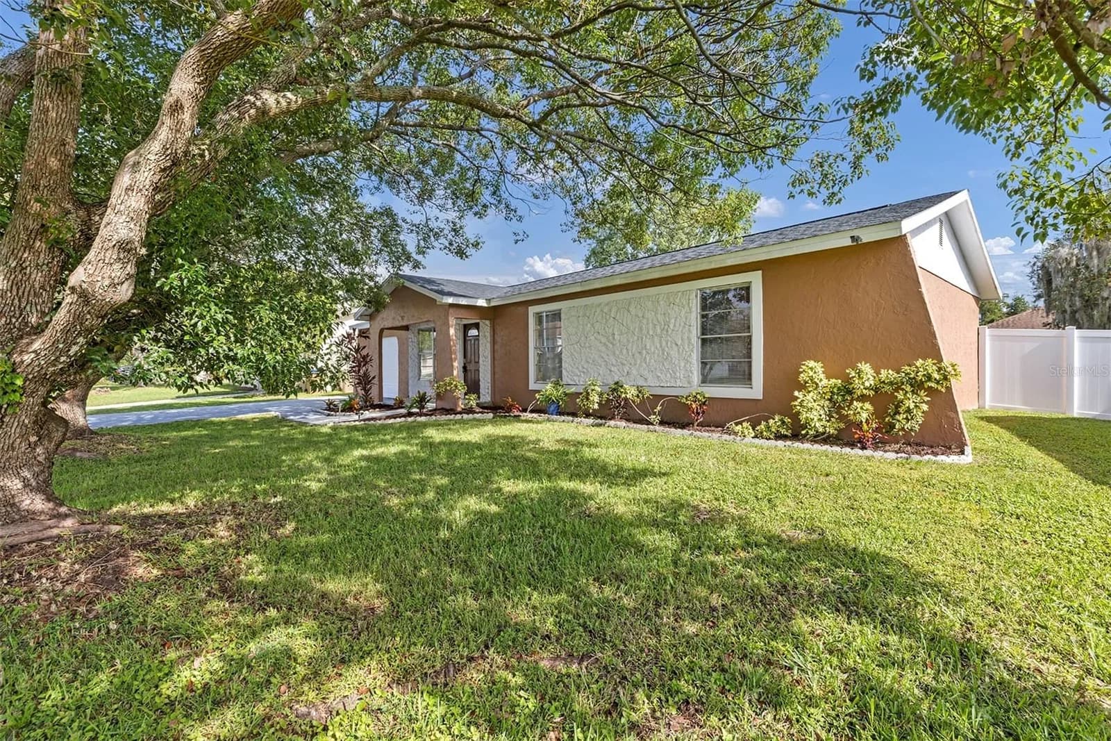 819 NELSON, Kissimmee, FL 34758 2