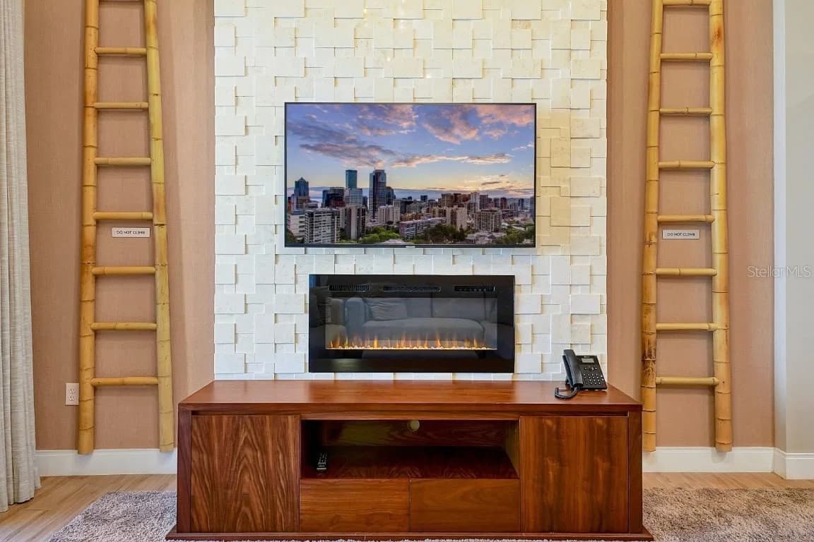 3112 ROCKEFELLER Way 4