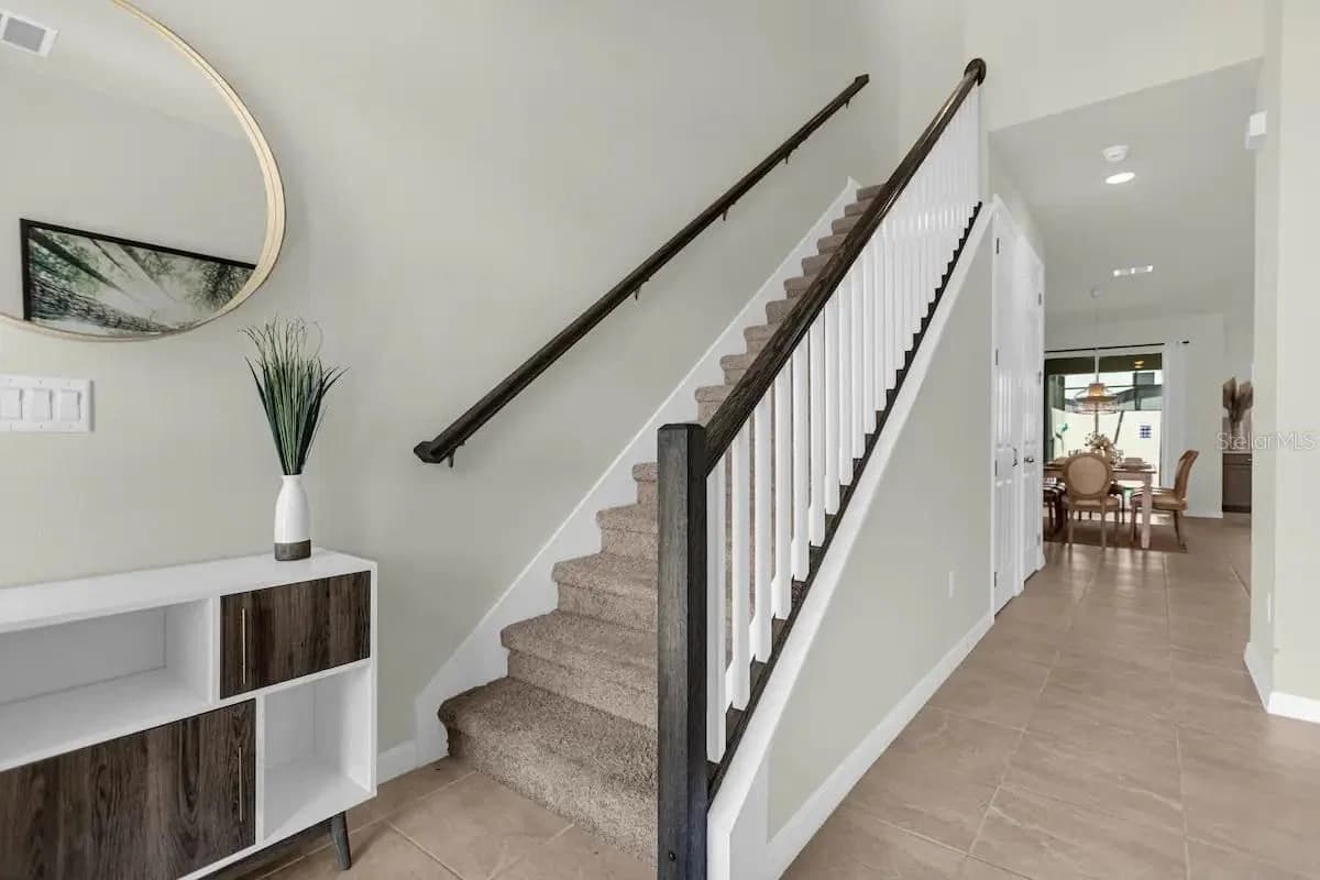 1676 TROPICAL PALMS Circle 4