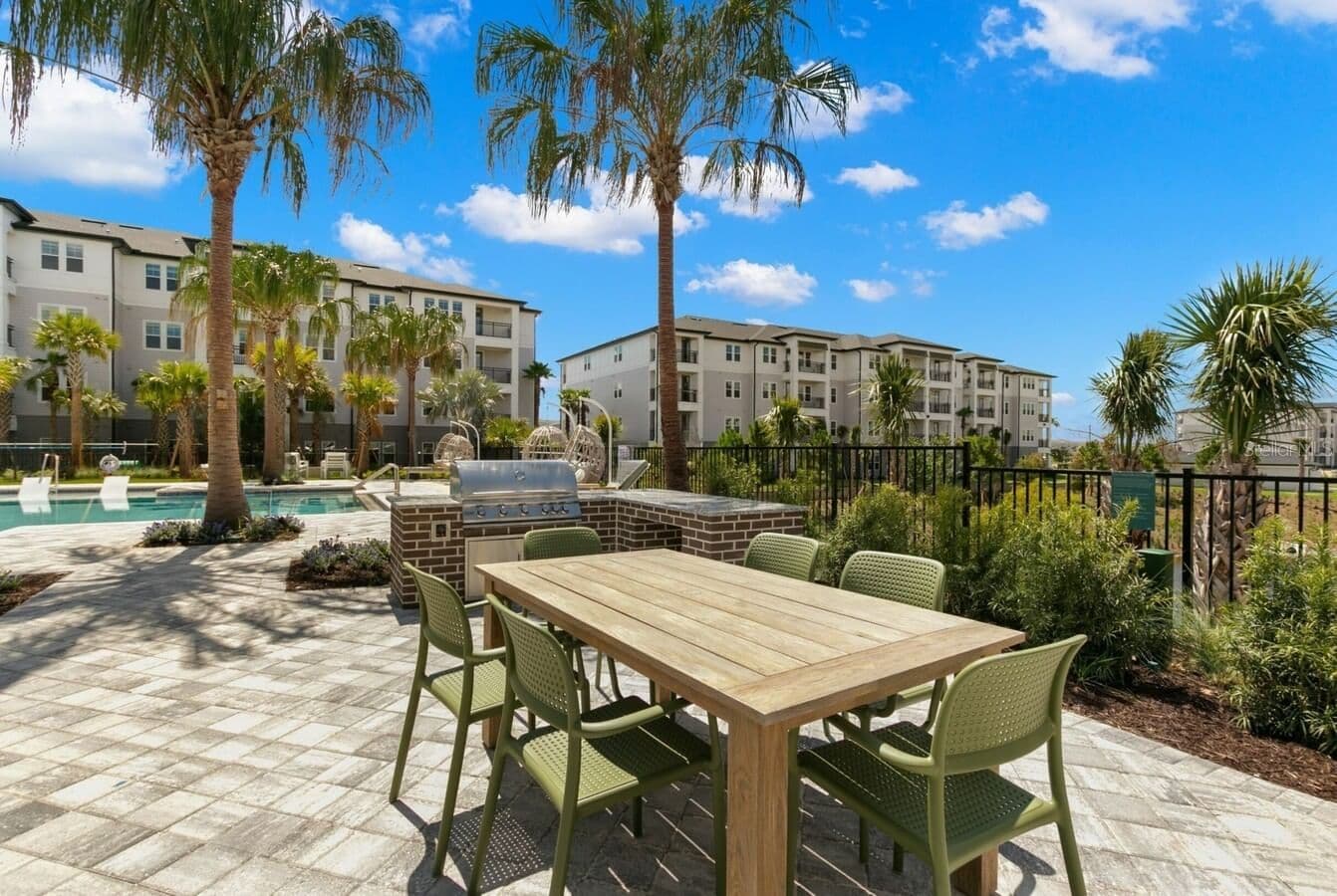 1310 RIDGEVIEW 5
