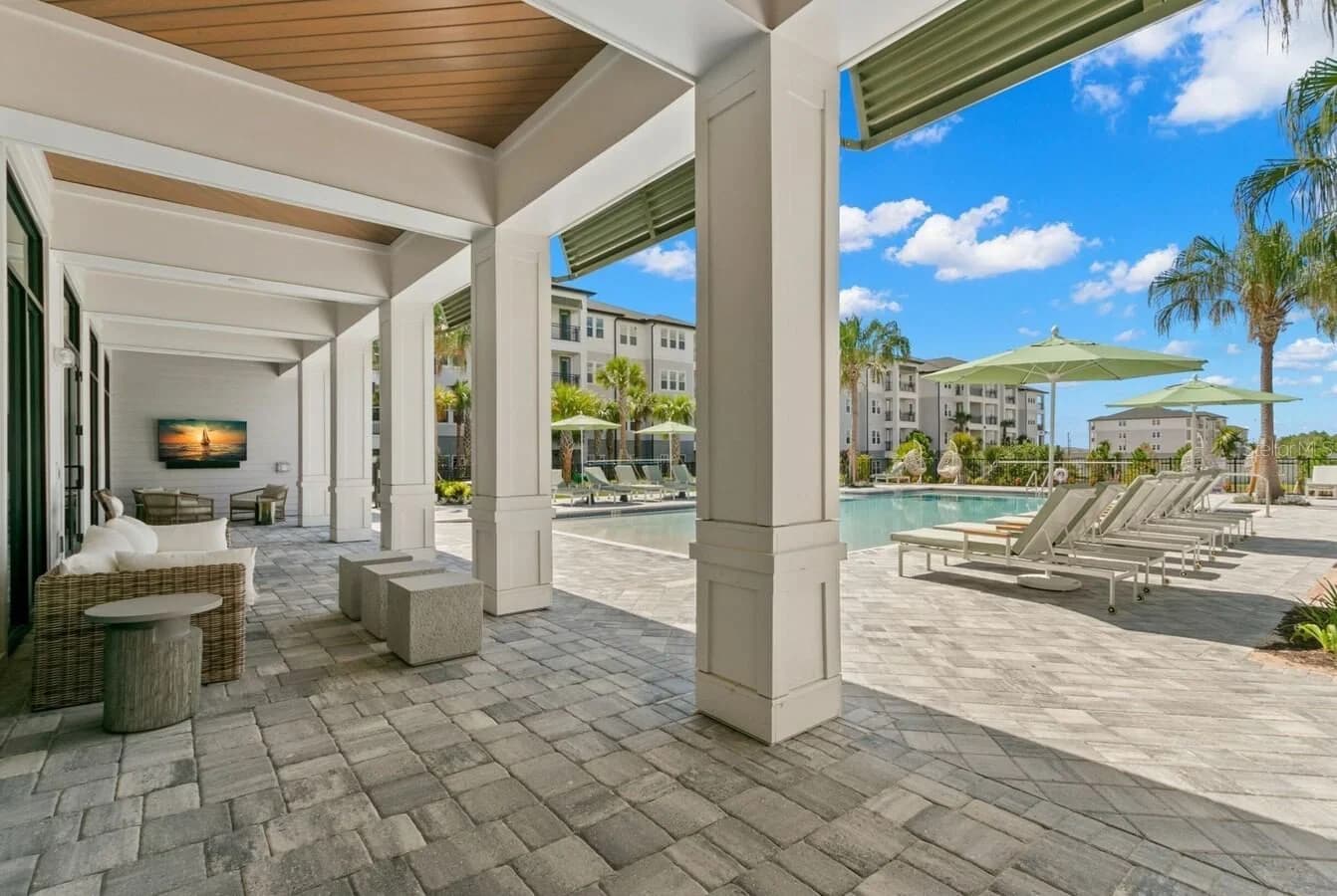 1310 RIDGEVIEW 4
