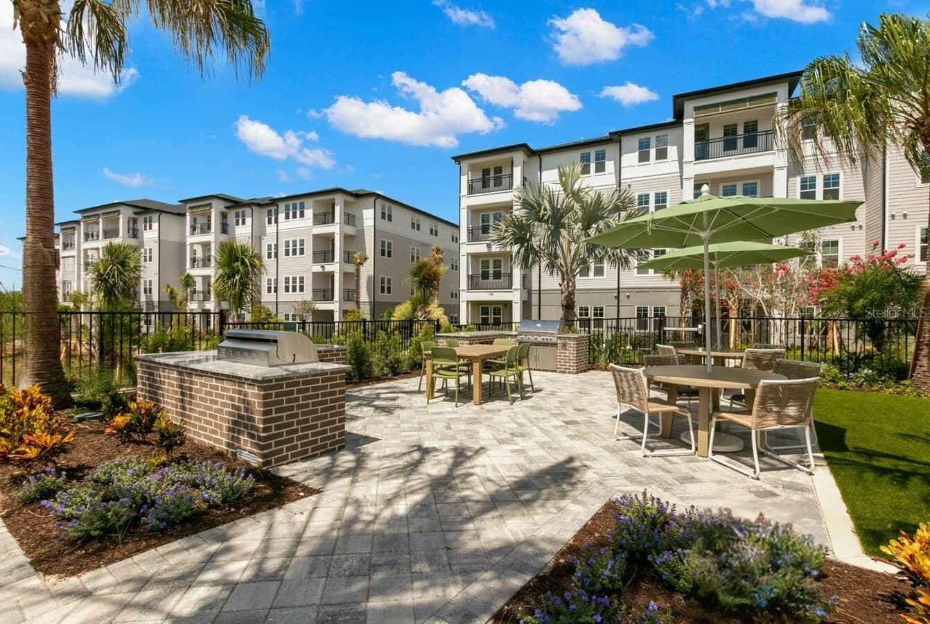 1310 RIDGEVIEW 4