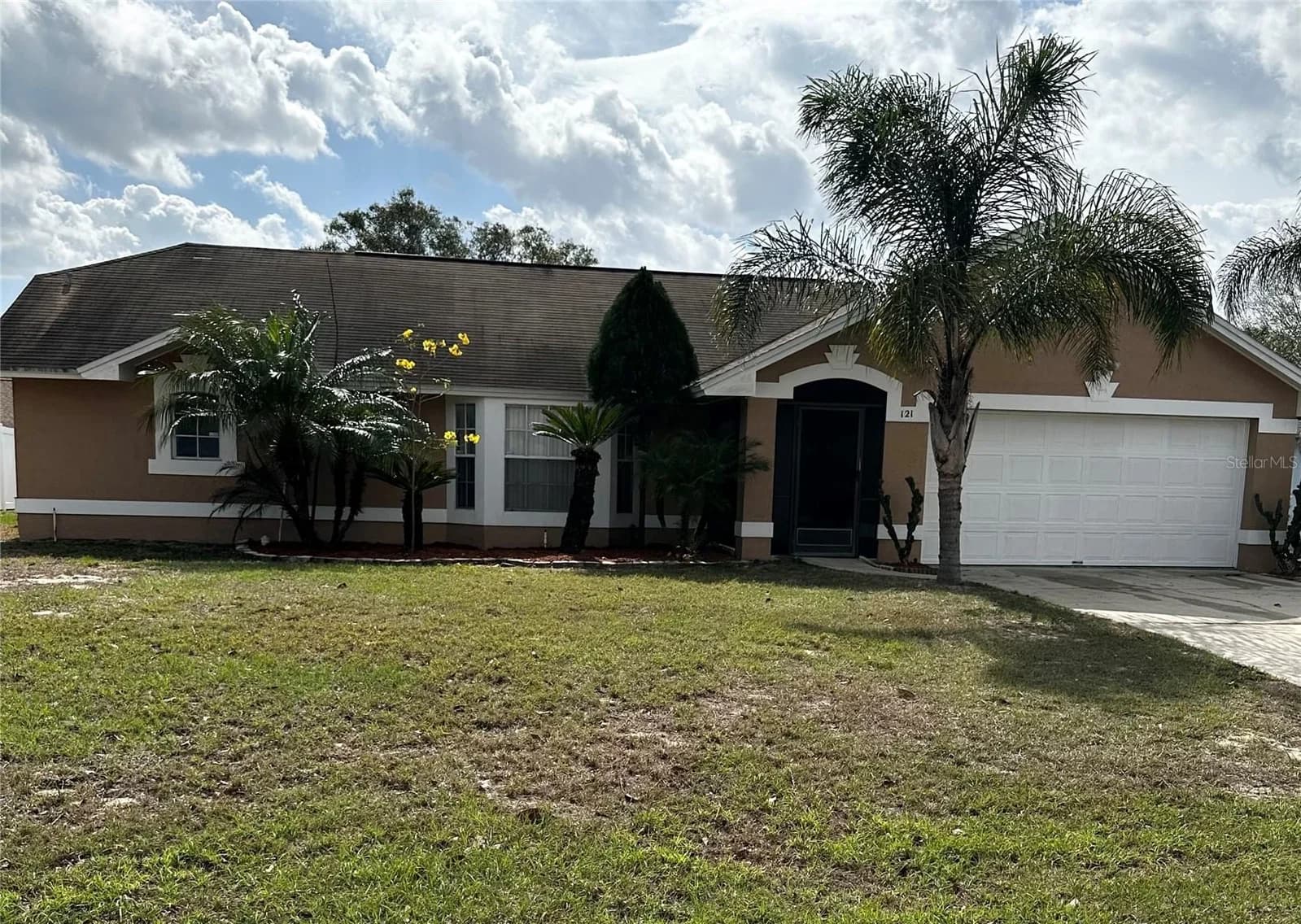 121 LOMA BONITA 2