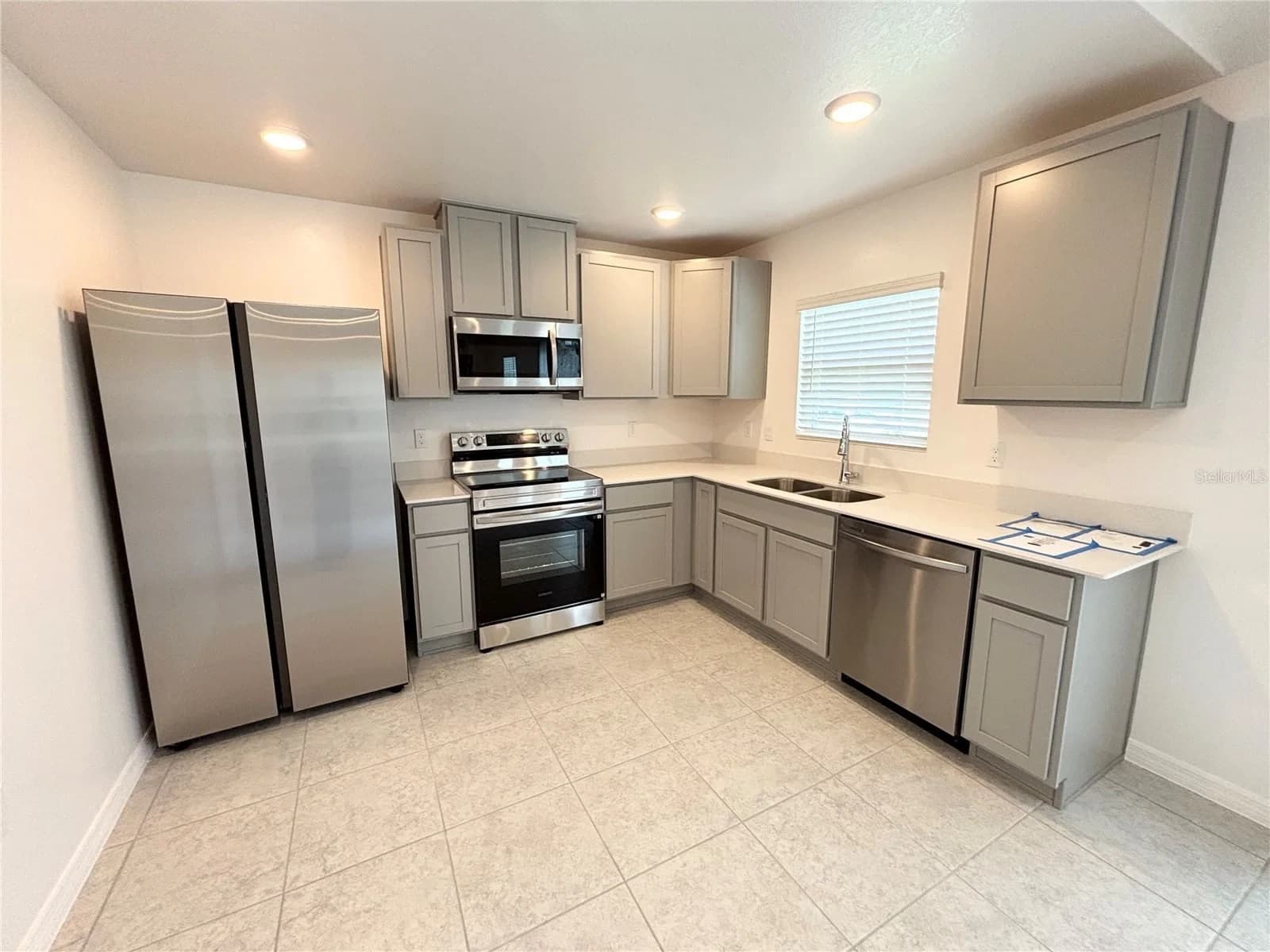 137 W MAPLE Drive 4