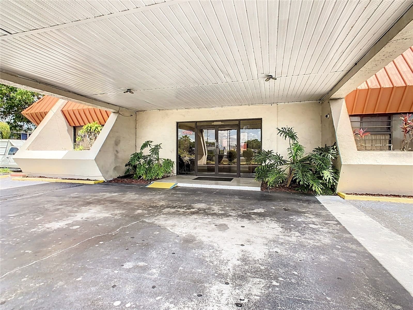4121 VINE Street 4
