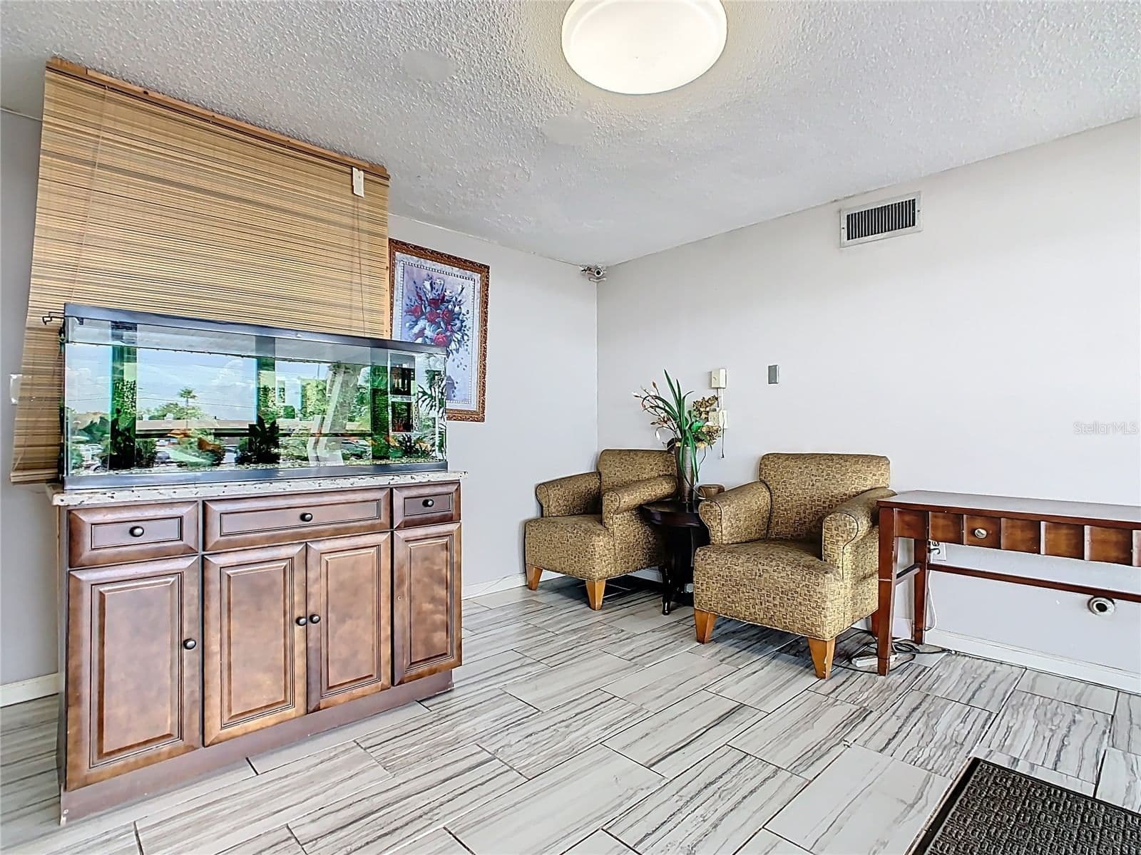 4121 VINE Street 5