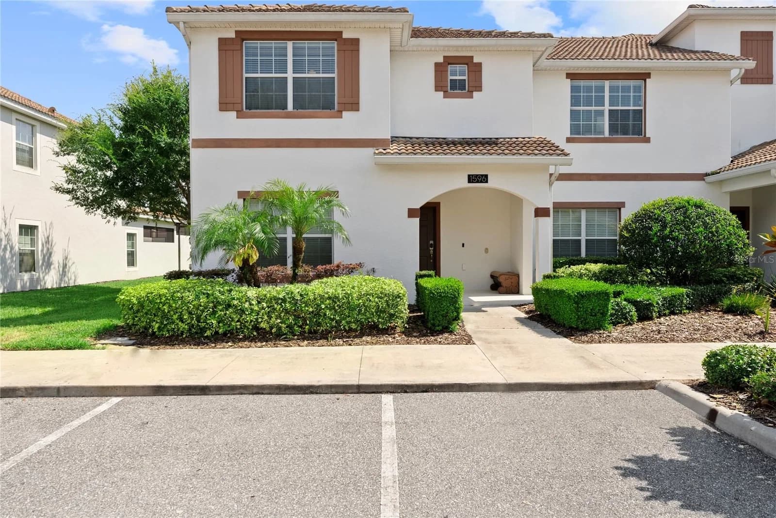 1596 MOON VALLEY 3