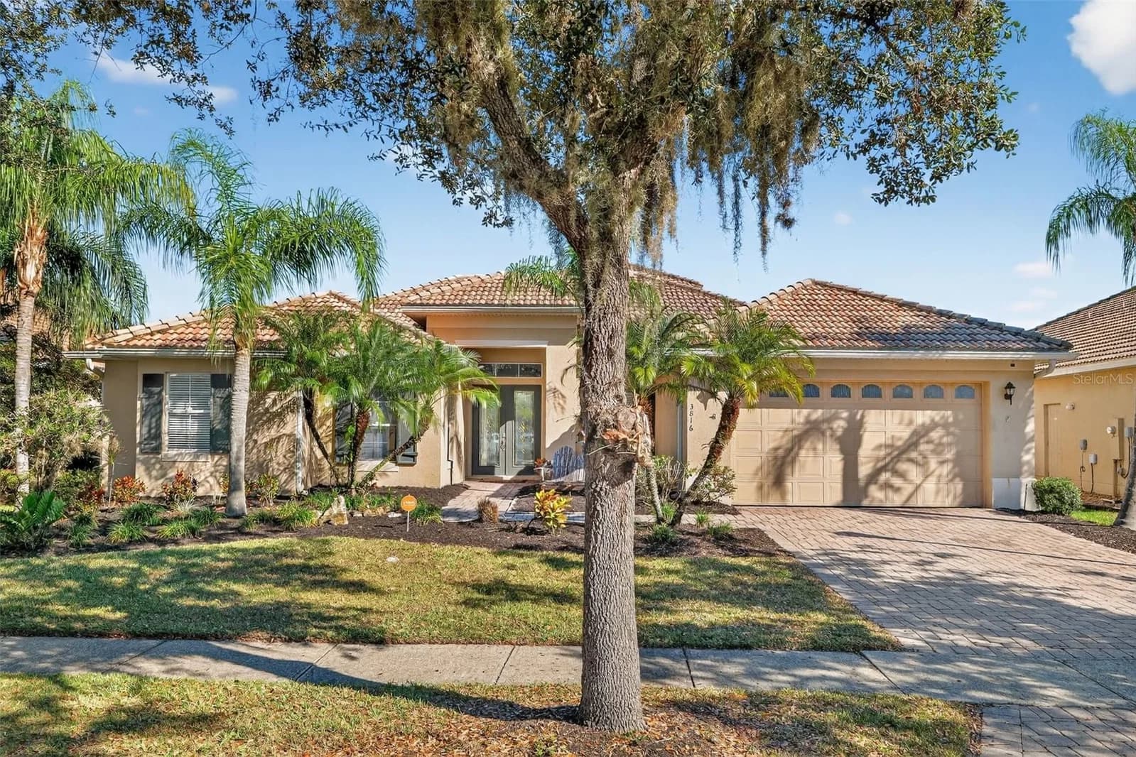 3816 EAGLE ISLE Circle, Kissimmee, FL 34746