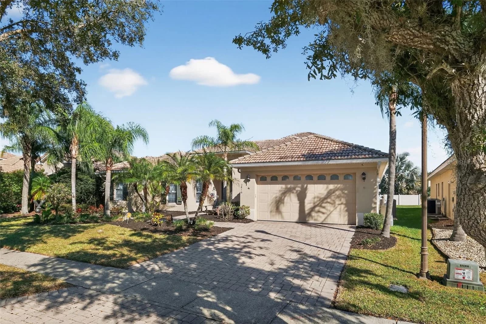 3816 EAGLE ISLE Circle, Kissimmee, FL 34746 2