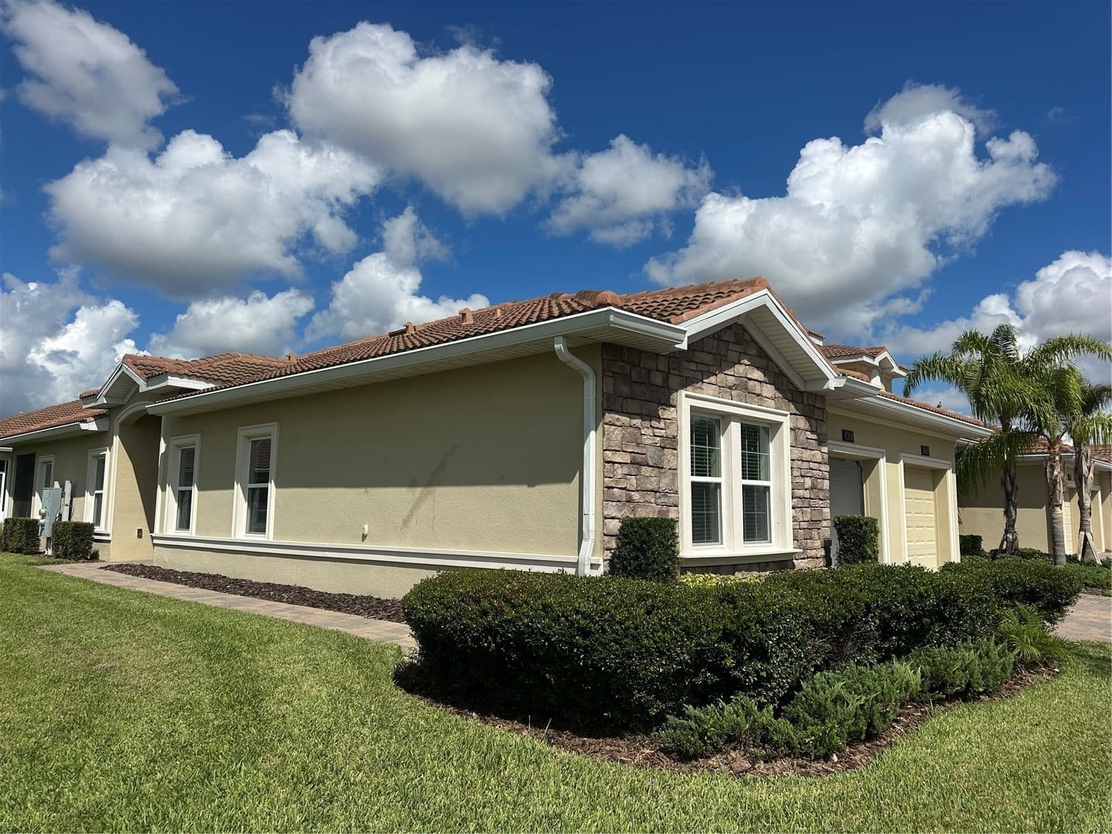 1068 QUAKER RIDGE, Davenport, FL 33896