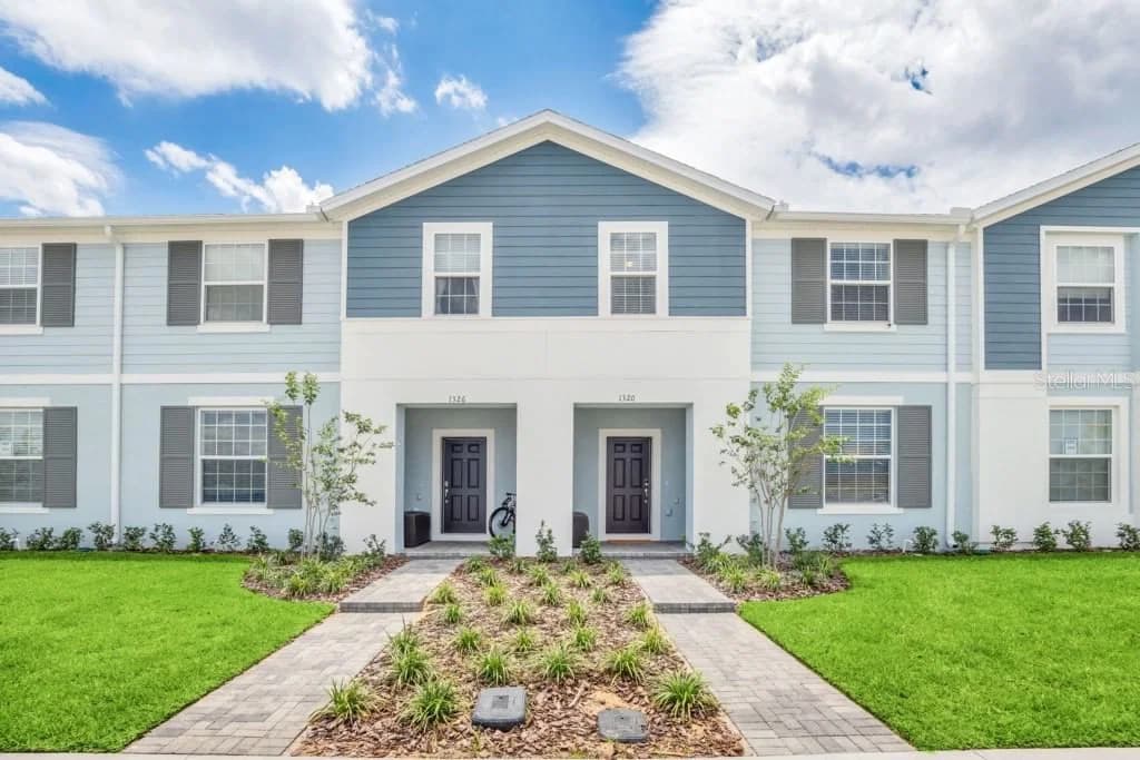 1320 LAVA TREE DR, Davenport, FL 33897