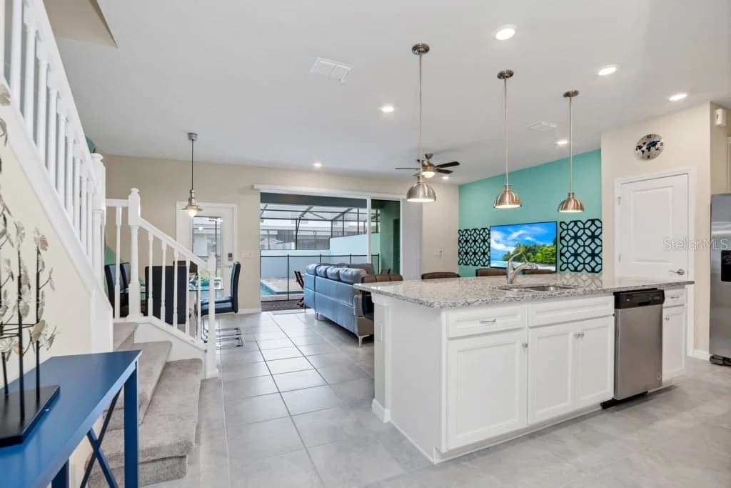 1320 LAVA TREE DR 4