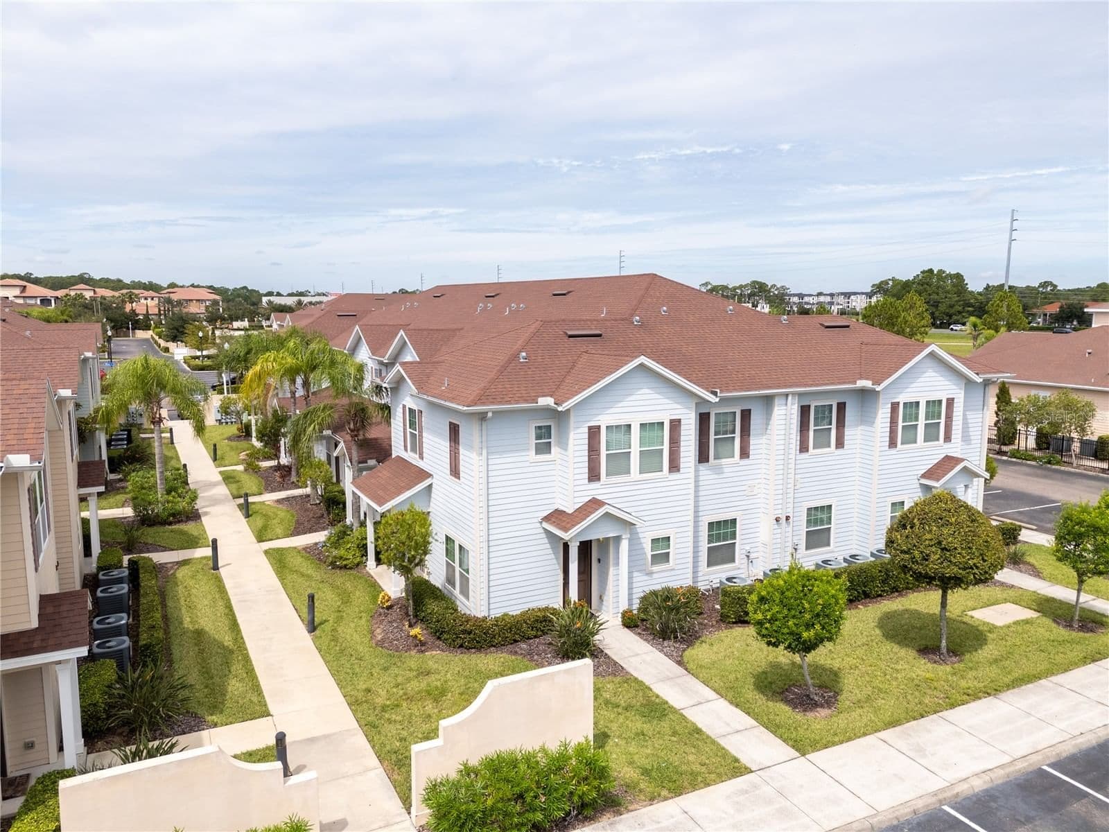 9008 SHINE, Kissimmee, FL 34747 3
