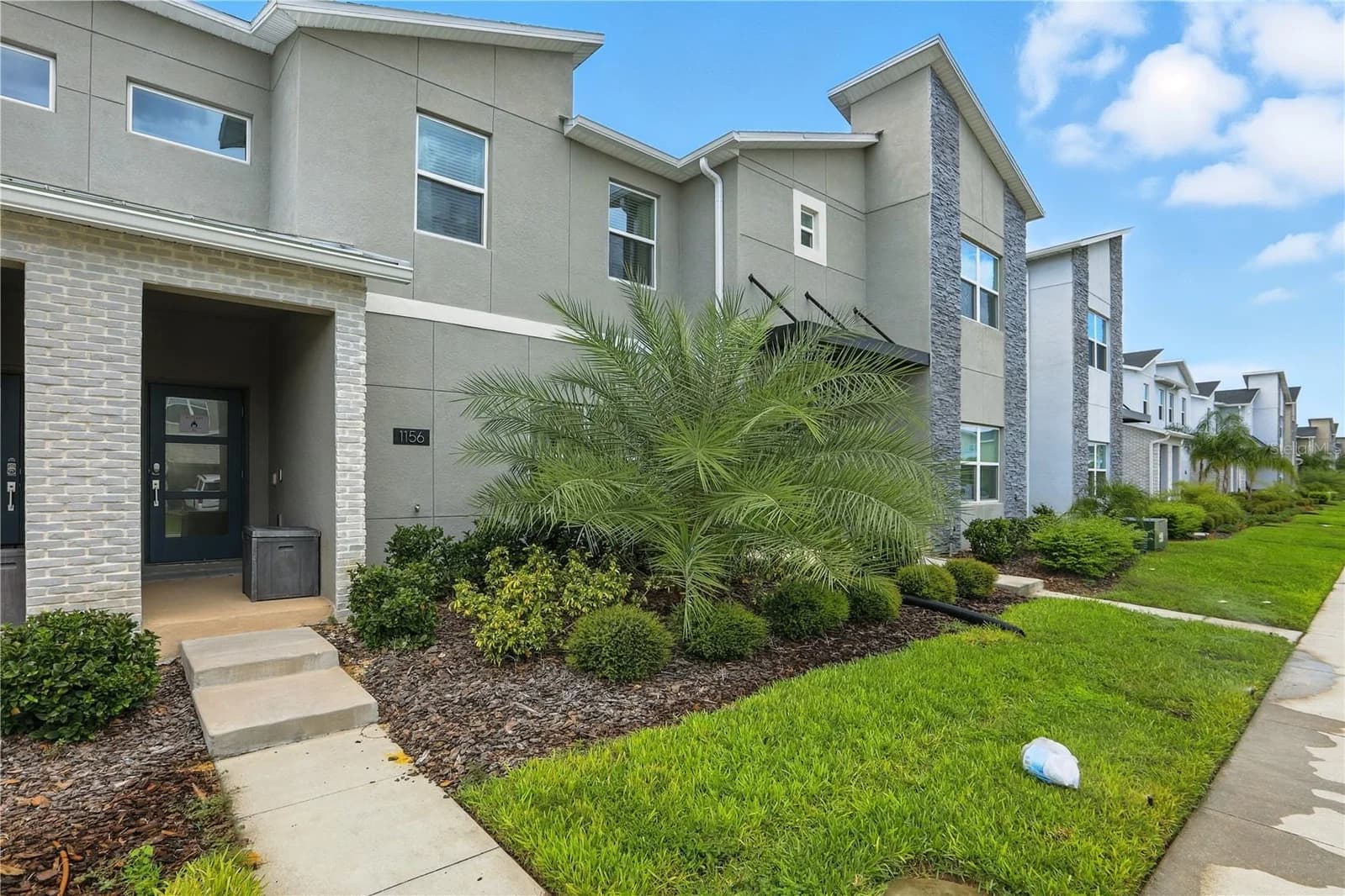 1156 KINGSBARN 2