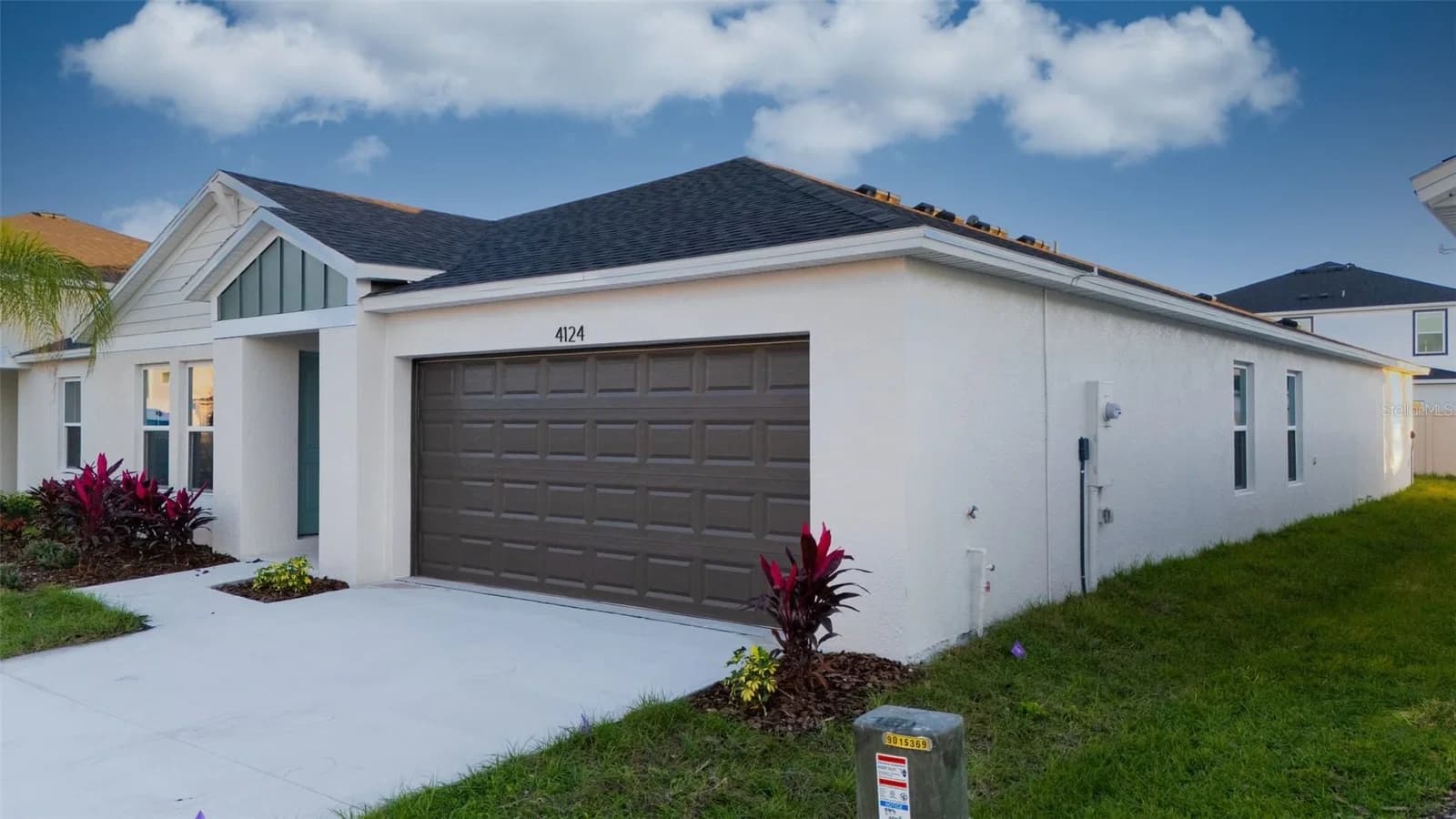 4124 RIVER BEACON 2