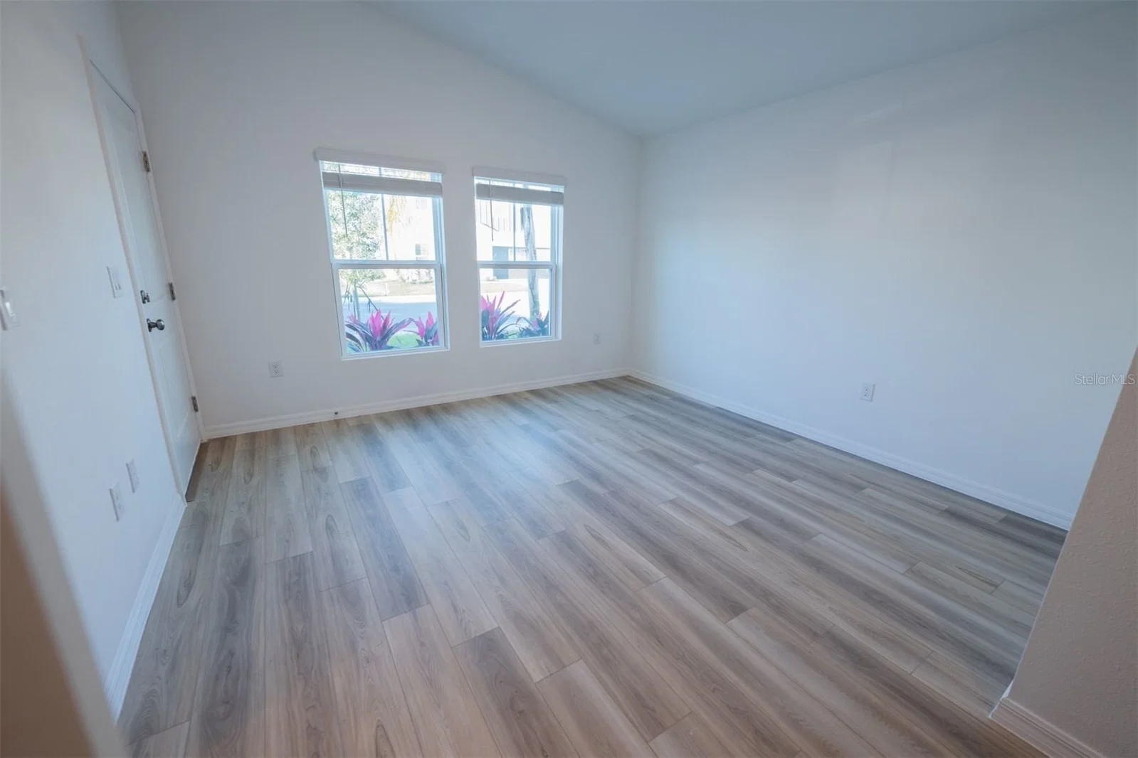 4124 RIVER BEACON 4