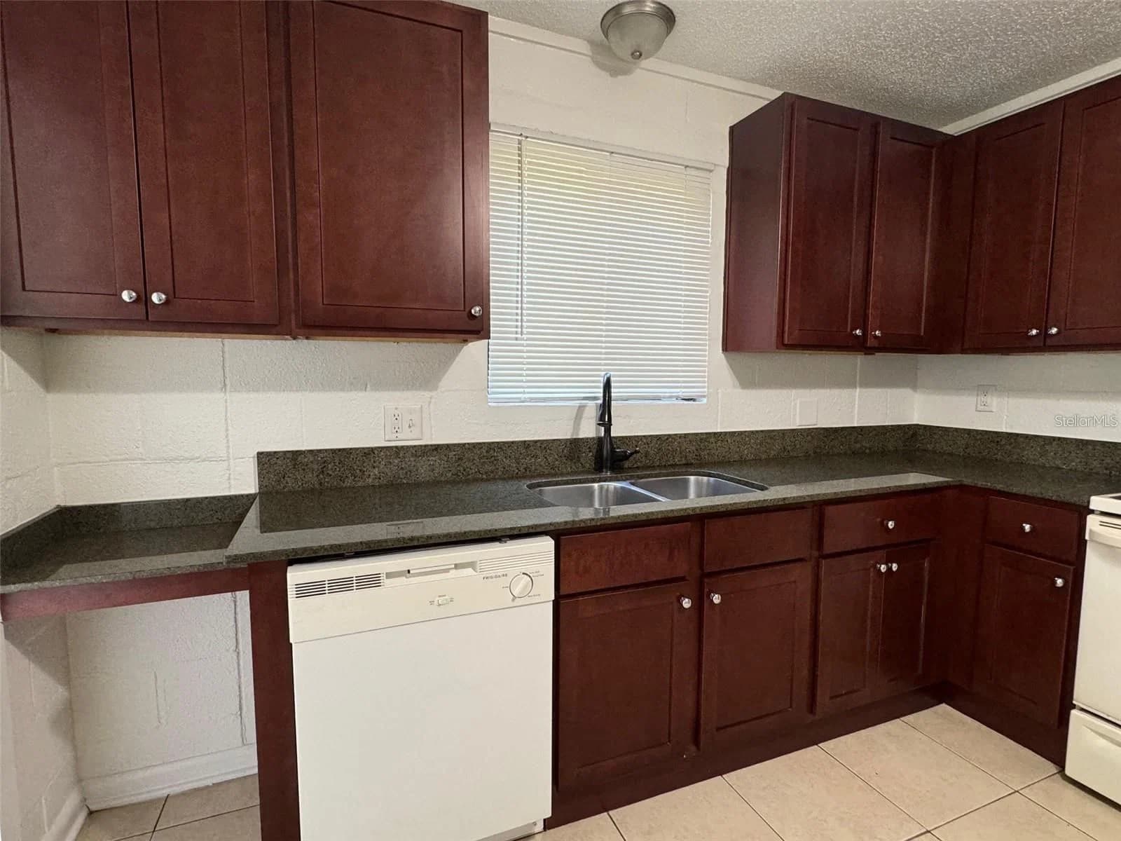 2547 MILLS Avenue #2 4